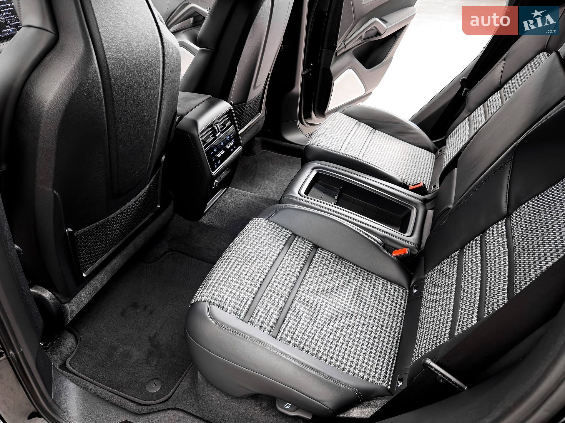 Porsche Cayenne Coupe 2024 VIN WP1ZZZ9YZSDA48046 фото оголошення 45 з 67