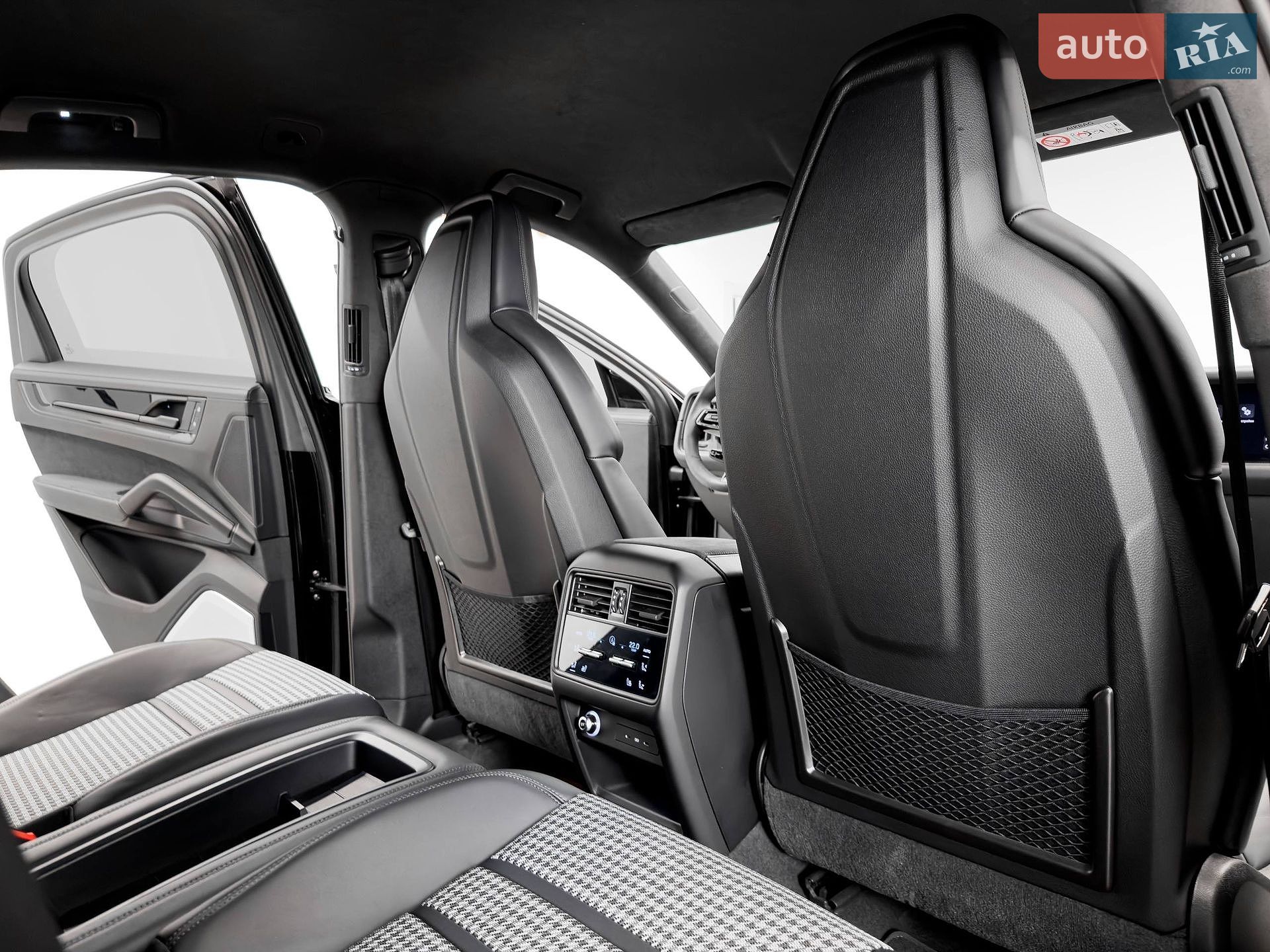 Porsche Cayenne Coupe 2024 VIN WP1ZZZ9YZSDA48046 фото оголошення 50 з 67