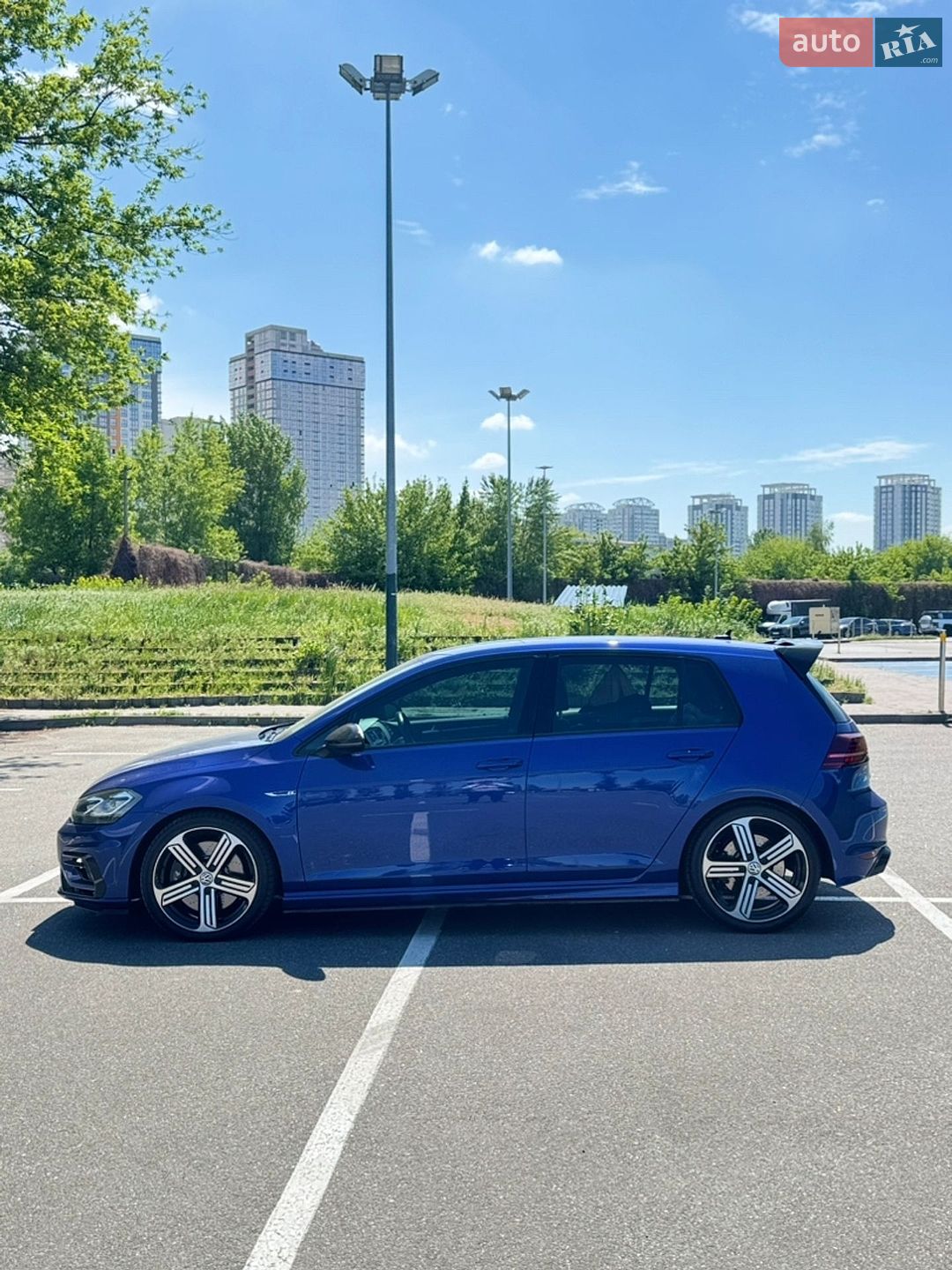 Volkswagen Golf R 2016 VIN WVWVF7AU8HW072930 фото оголошення 7 з 76