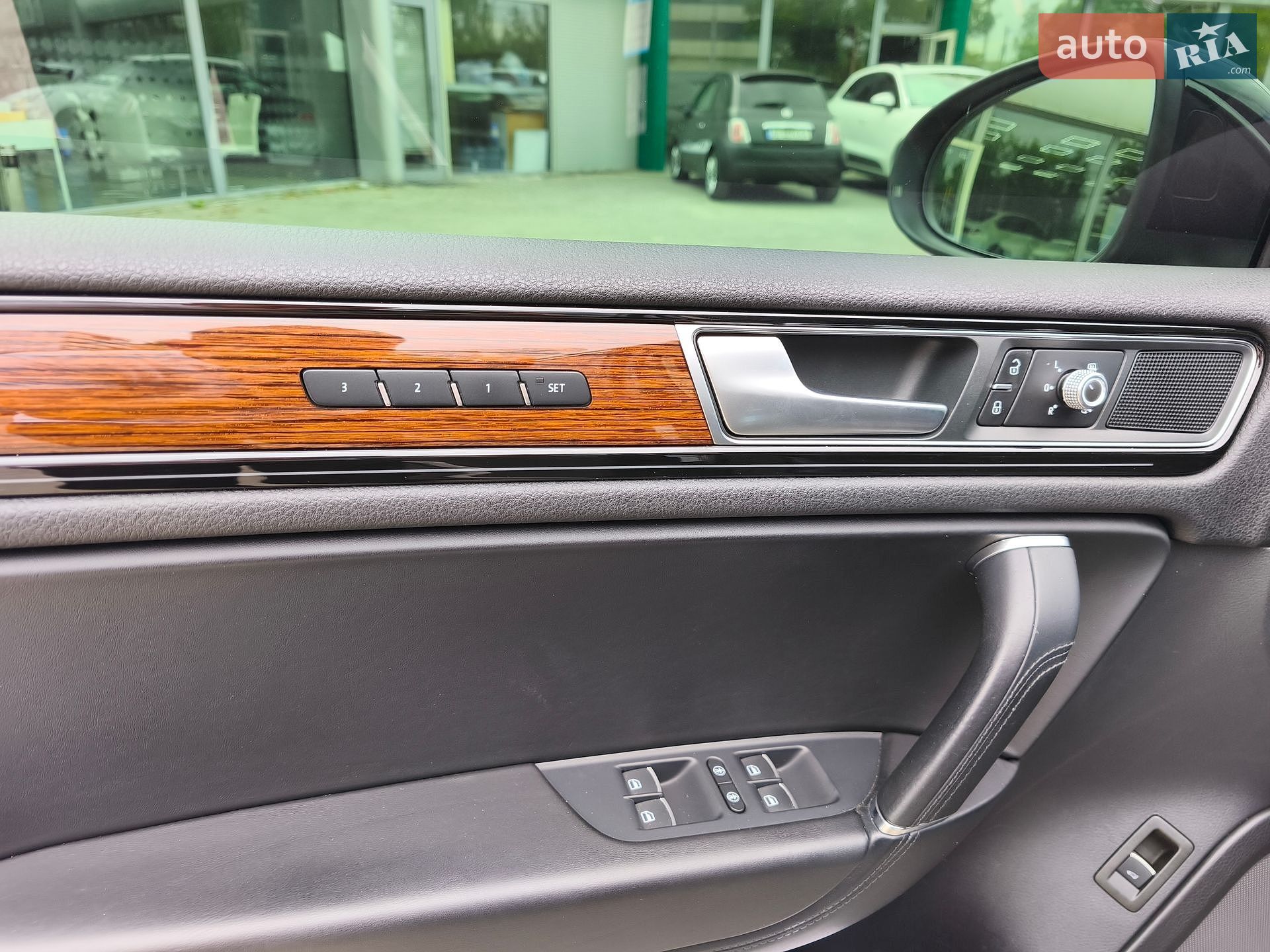 Volkswagen Touareg 2016 VIN WVGZZZ7PZHD015509 фото оголошення 12 з 42