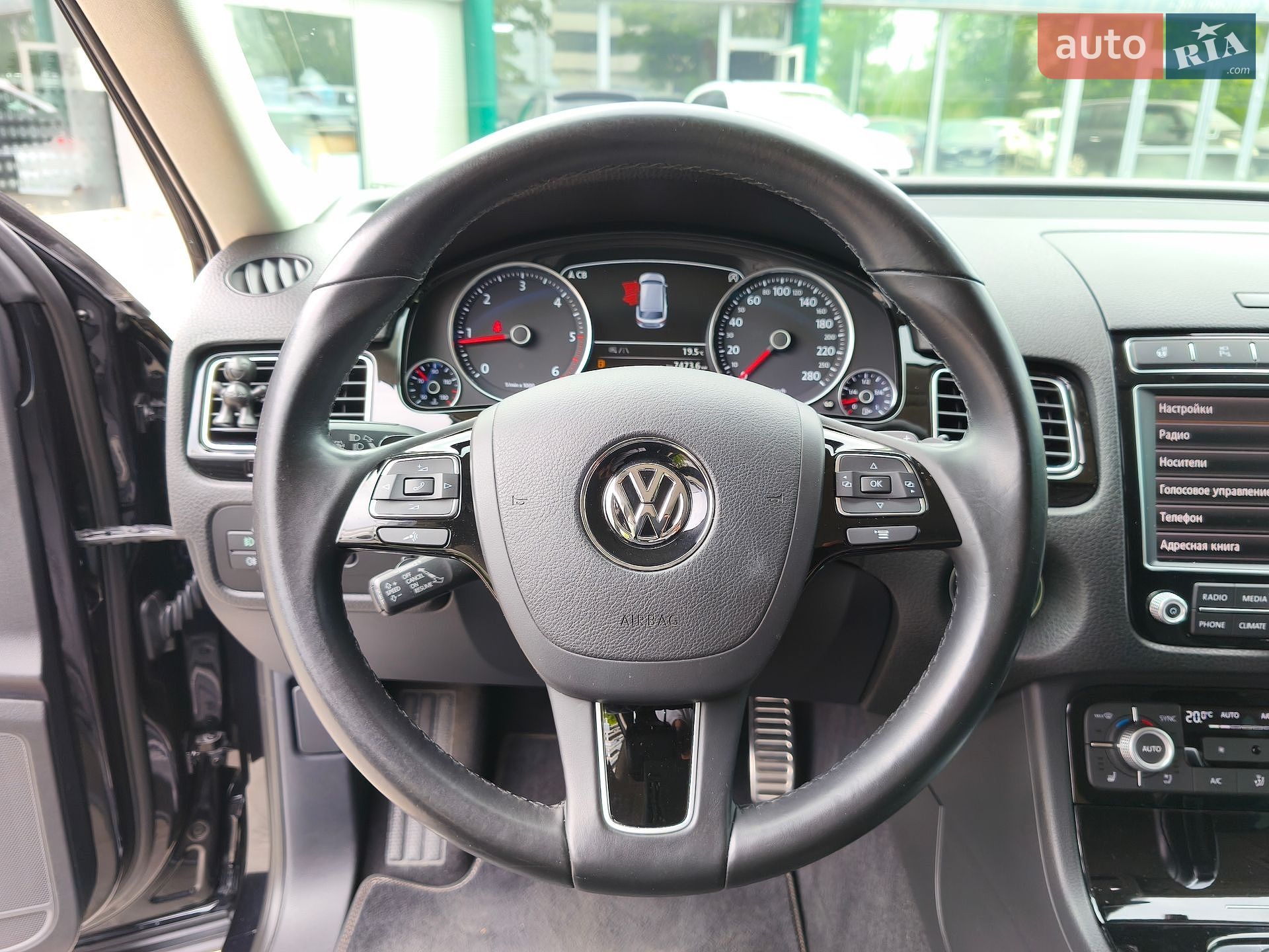 Volkswagen Touareg 2016 VIN WVGZZZ7PZHD015509 фото оголошення 19 з 42