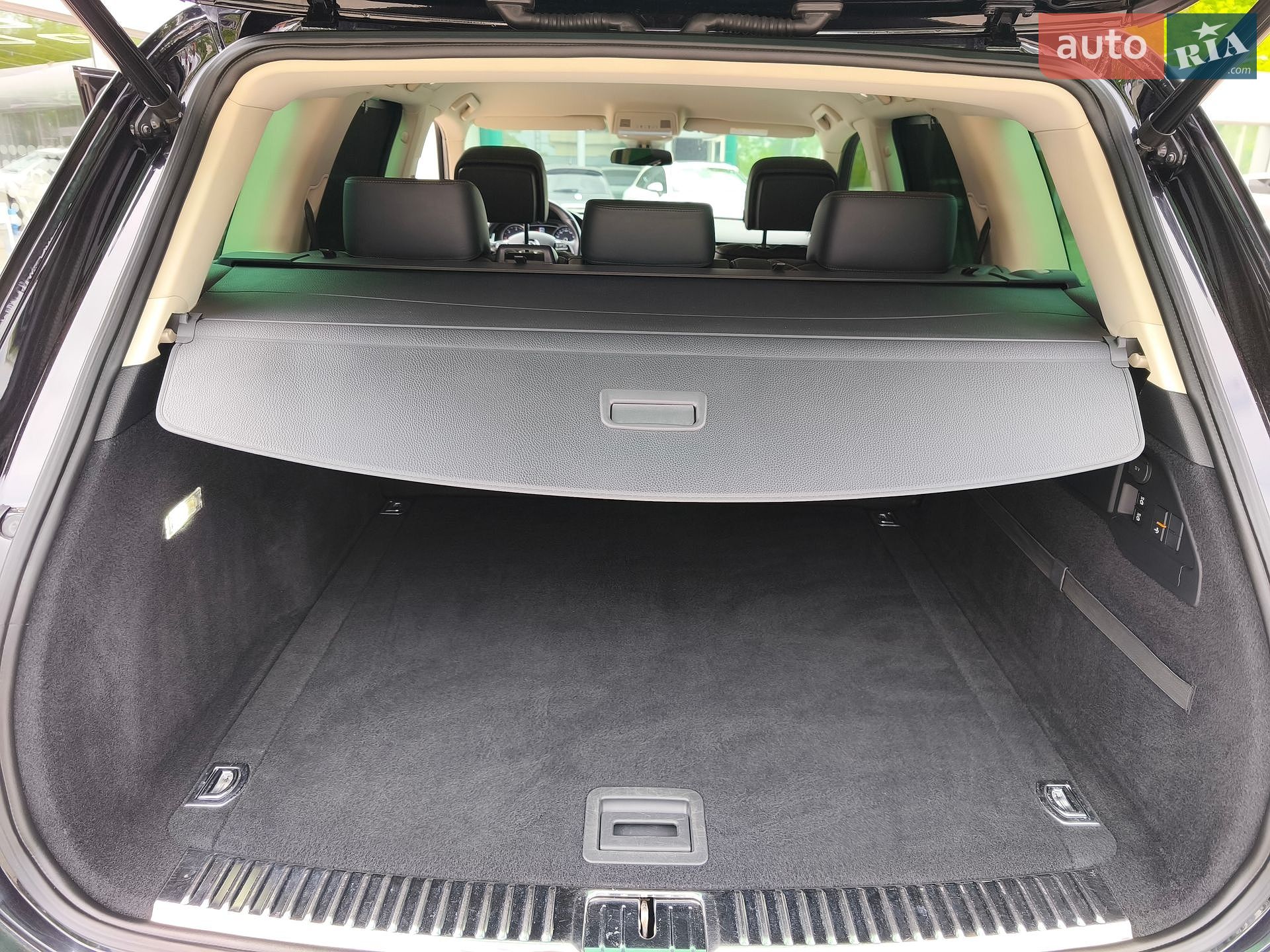 Volkswagen Touareg 2016 VIN WVGZZZ7PZHD015509 фото оголошення 37 з 42