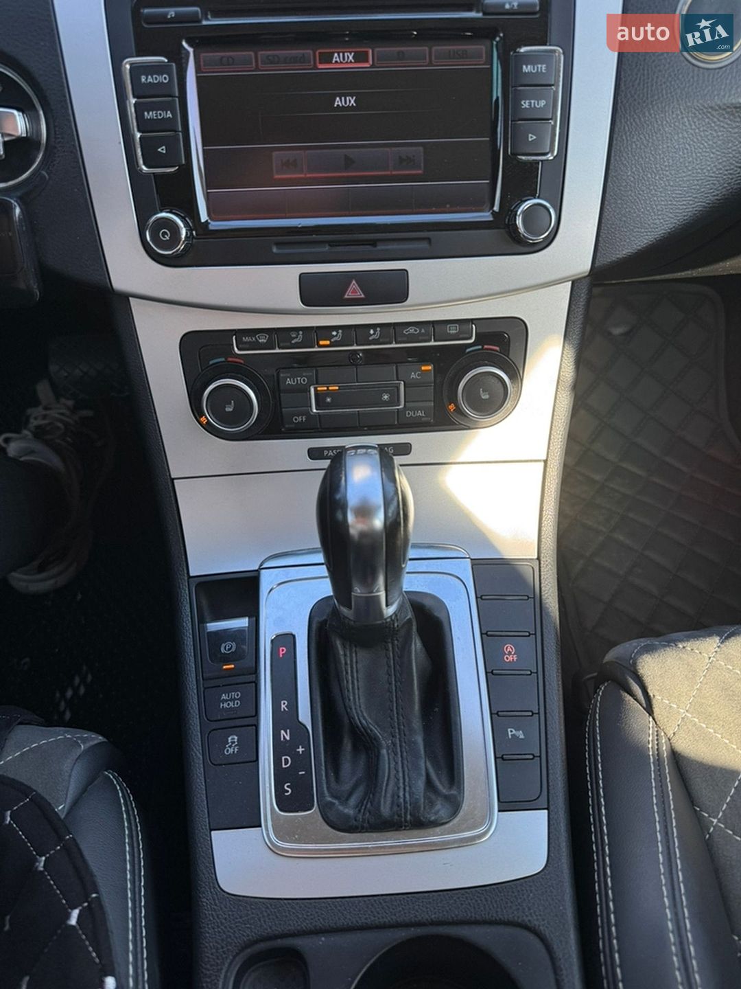 Volkswagen Passat 2011 VIN WVWZZZ3CZBE373995 фото оголошення 7 з 11