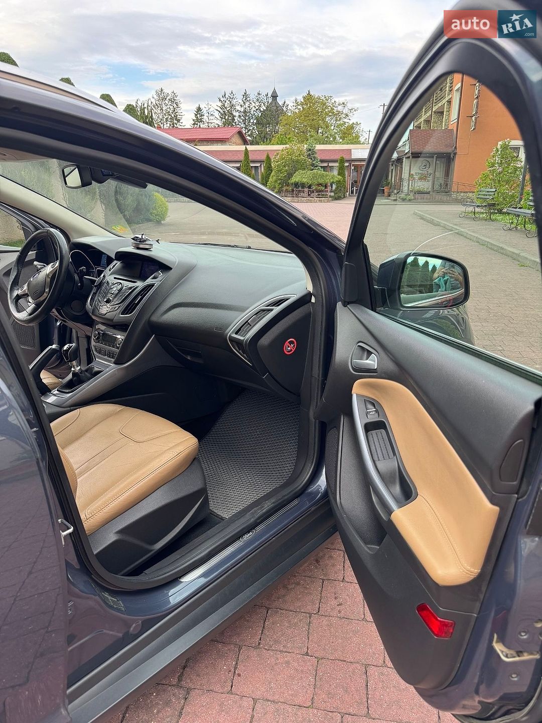 Ford Focus 2013 VIN WF0LXXGCBLDC70816 фото оголошення 32 з 55