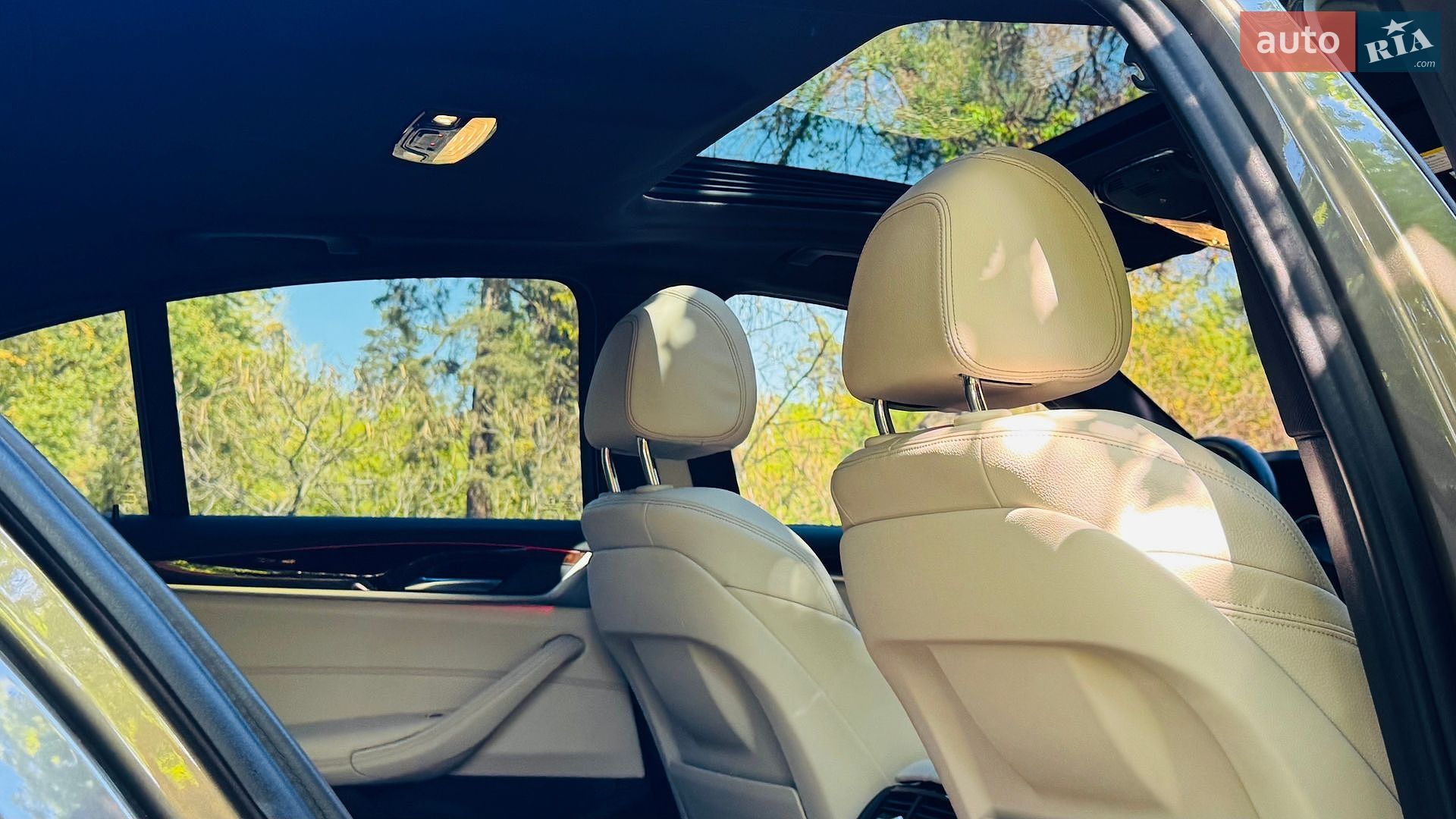 BMW 5 Series 2018 VIN WBAJA7C56JWC74853 фото оголошення 10 з 72