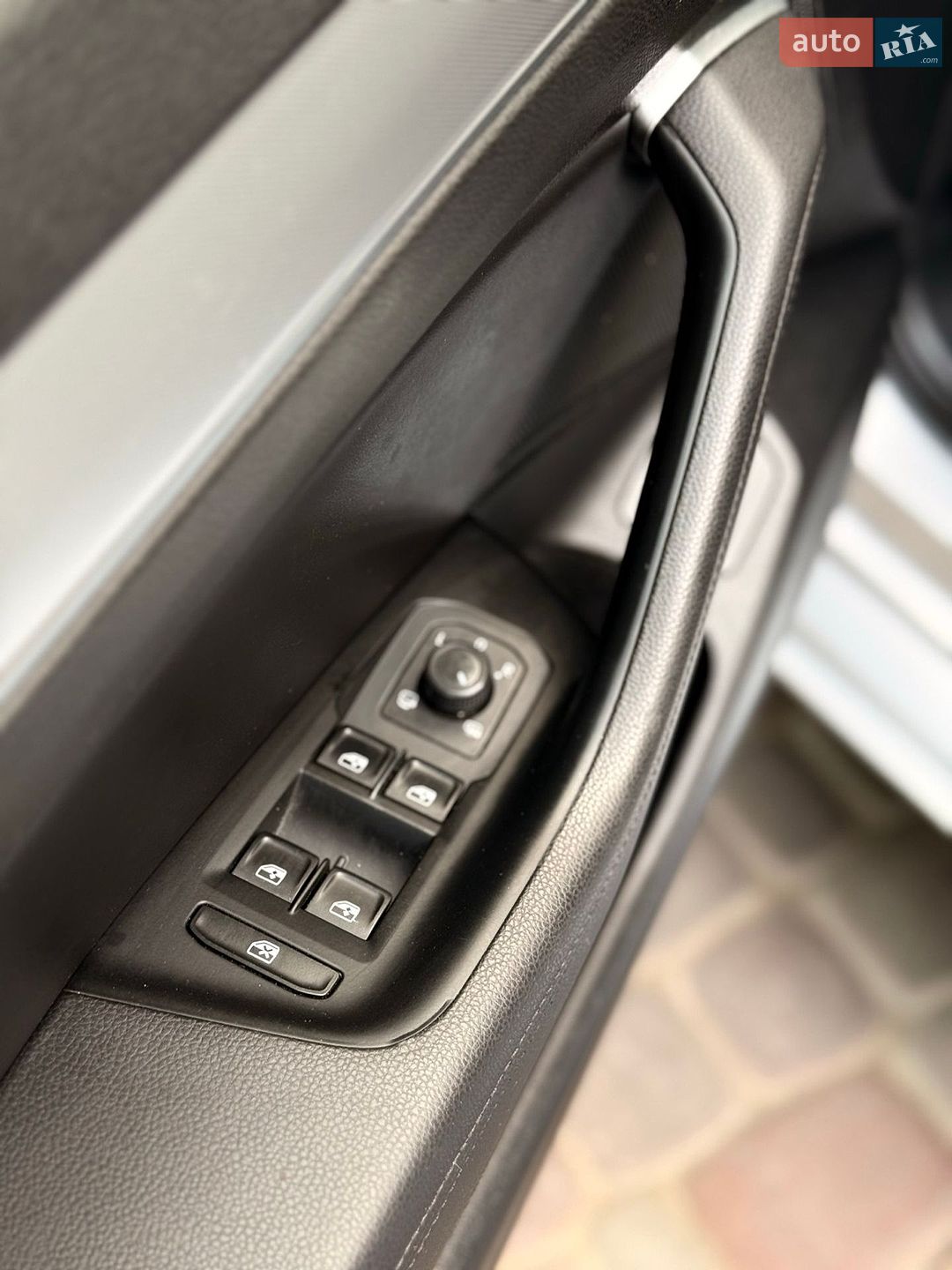Volkswagen Passat 2019 VIN WVWZZZ3CZKE125721 фото оголошення 7 з 27