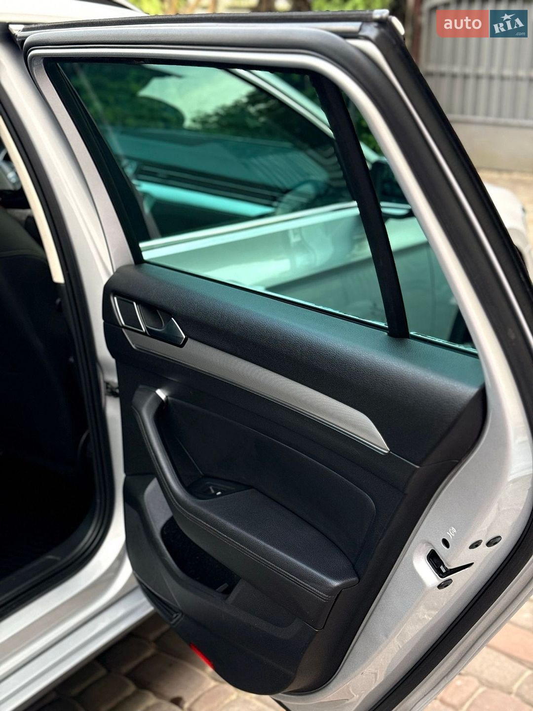 Volkswagen Passat 2019 VIN WVWZZZ3CZKE125721 фото оголошення 12 з 27