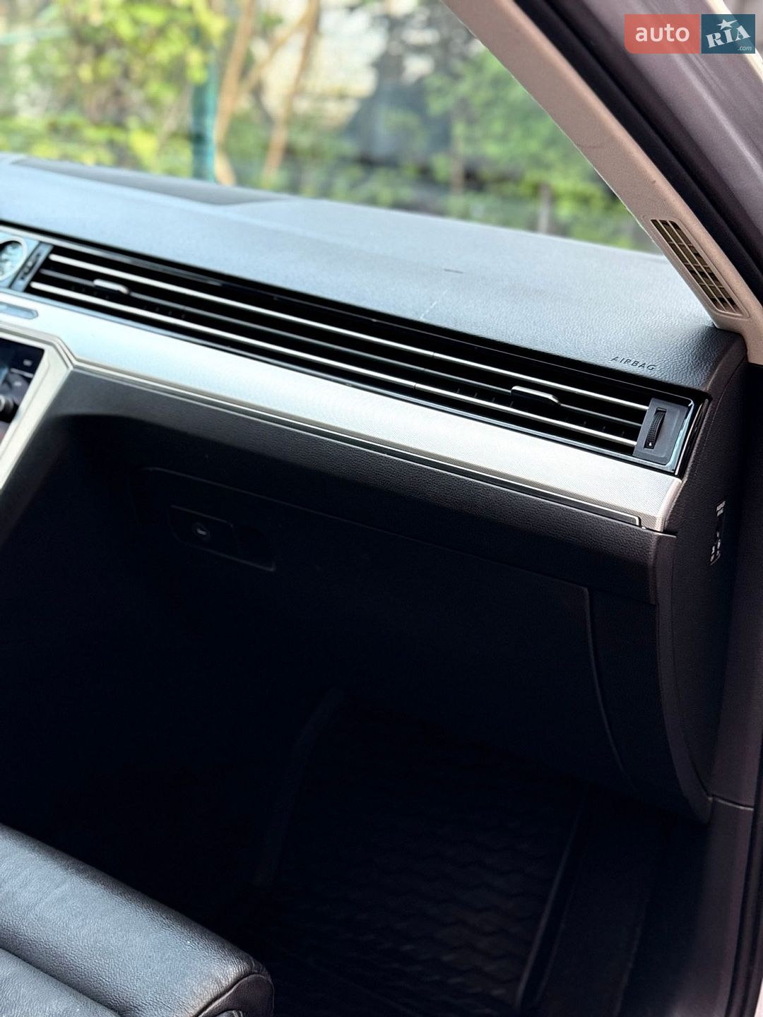 Volkswagen Passat 2019 VIN WVWZZZ3CZKE125721 фото оголошення 19 з 27