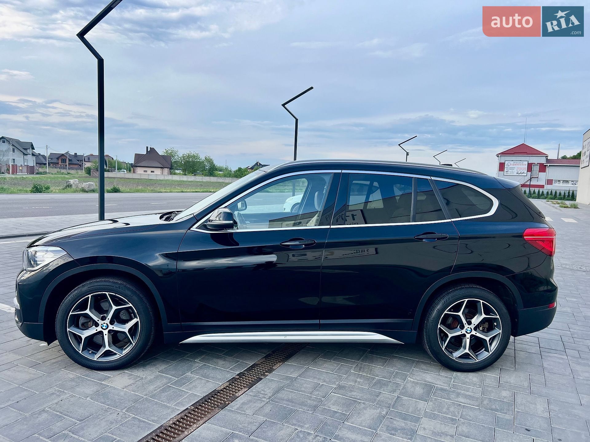 BMW X1 2018 VIN WBXHT3C3XJ3F04000 фото оголошення 5 з 34