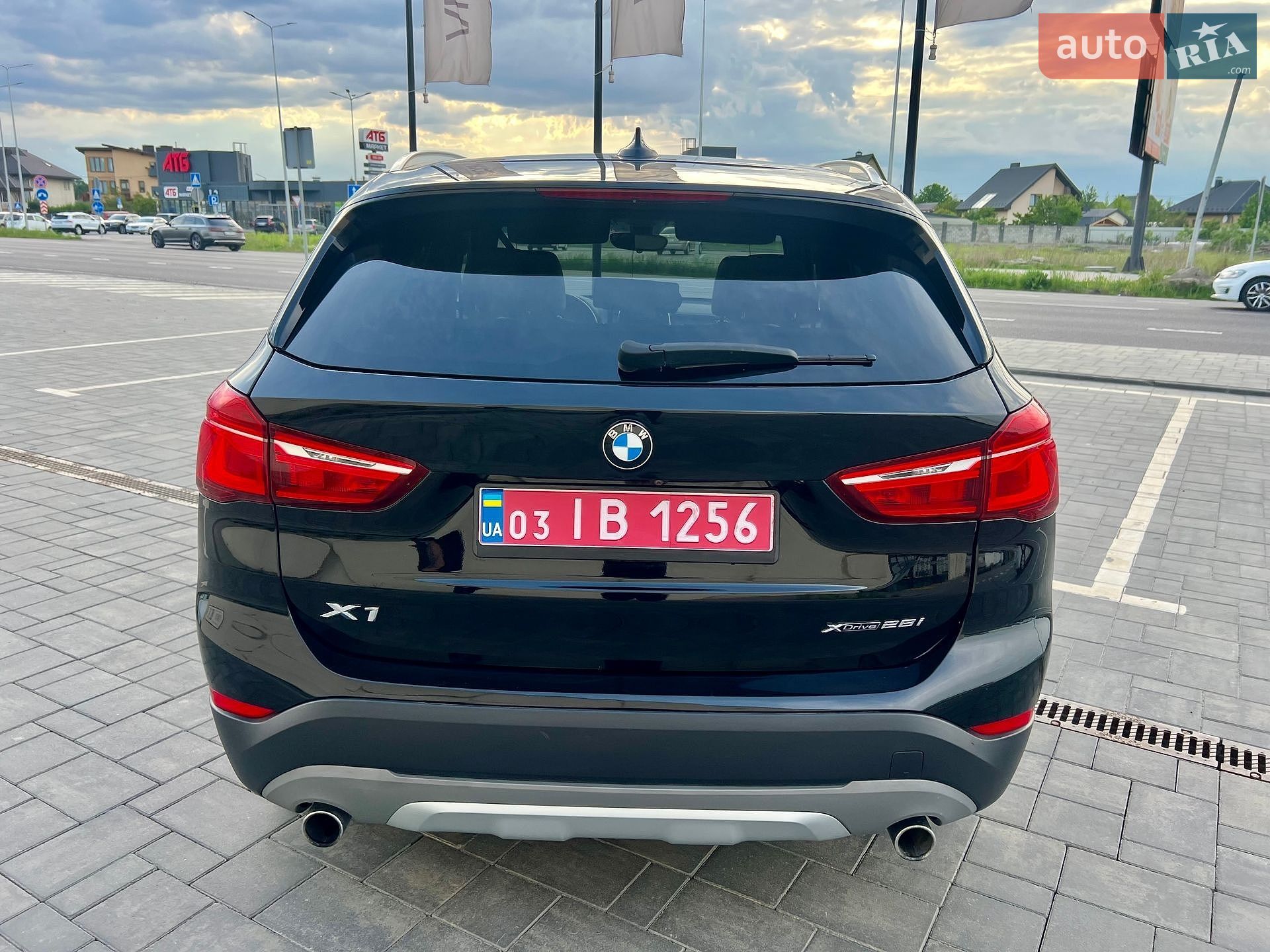 BMW X1 2018 VIN WBXHT3C3XJ3F04000 фото оголошення 8 з 34