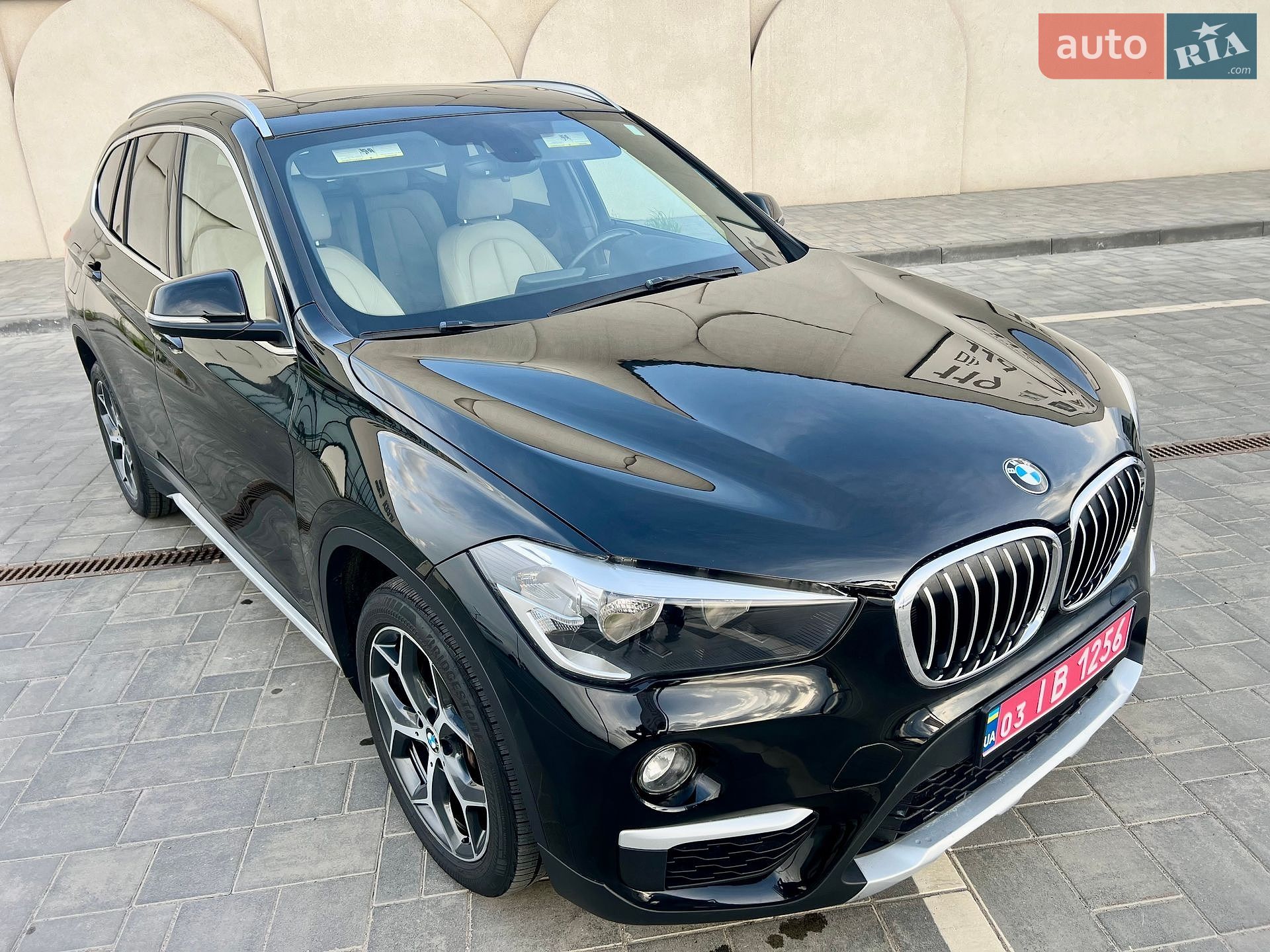 BMW X1 2018 VIN WBXHT3C3XJ3F04000 фото оголошення 14 з 34