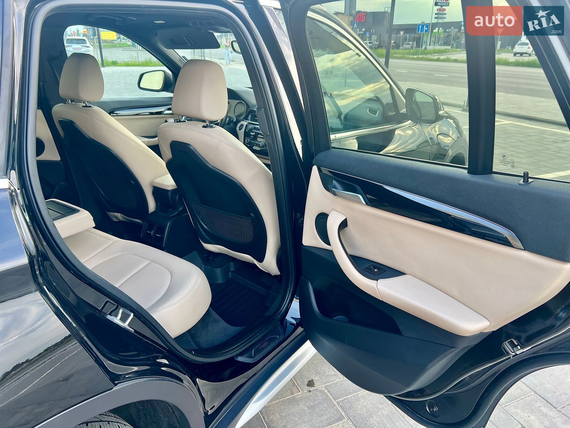 BMW X1 2018 VIN WBXHT3C3XJ3F04000 фото оголошення 22 з 34
