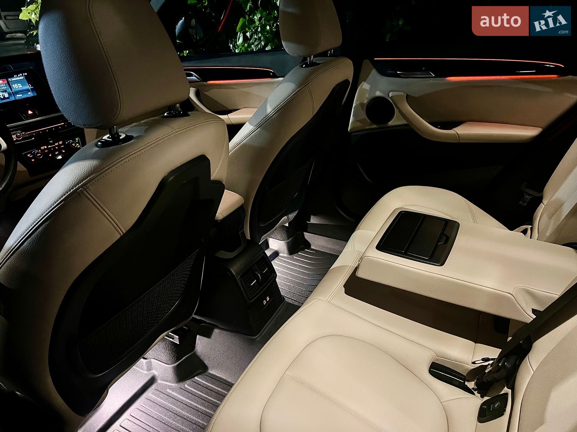 BMW X1 2018 VIN WBXHT3C3XJ3F04000 фото оголошення 34 з 34