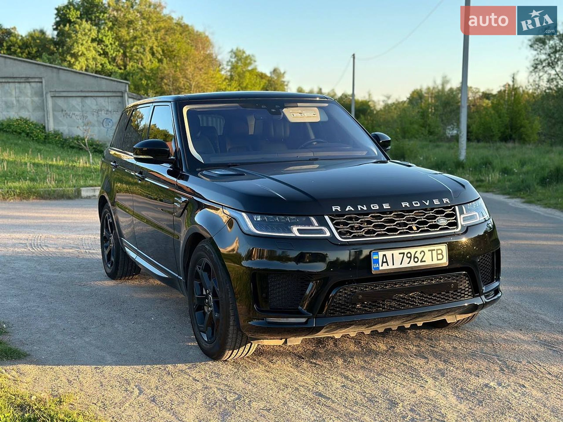 Land Rover Range Rover Sport 2019 VIN SALWR2SU1LA883030 фото оголошення 3 з 17
