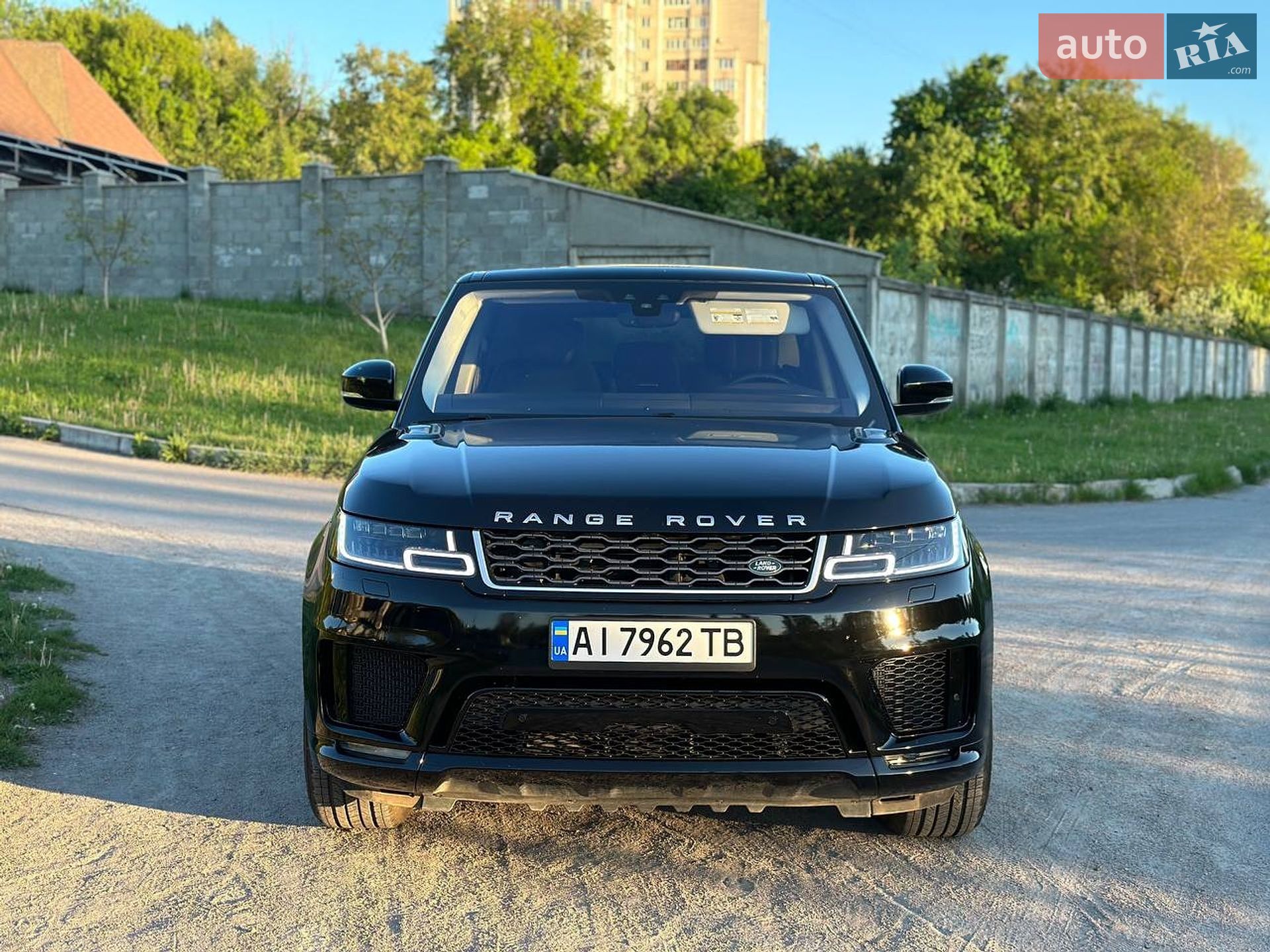 Land Rover Range Rover Sport 2019 VIN SALWR2SU1LA883030 фото оголошення 4 з 17