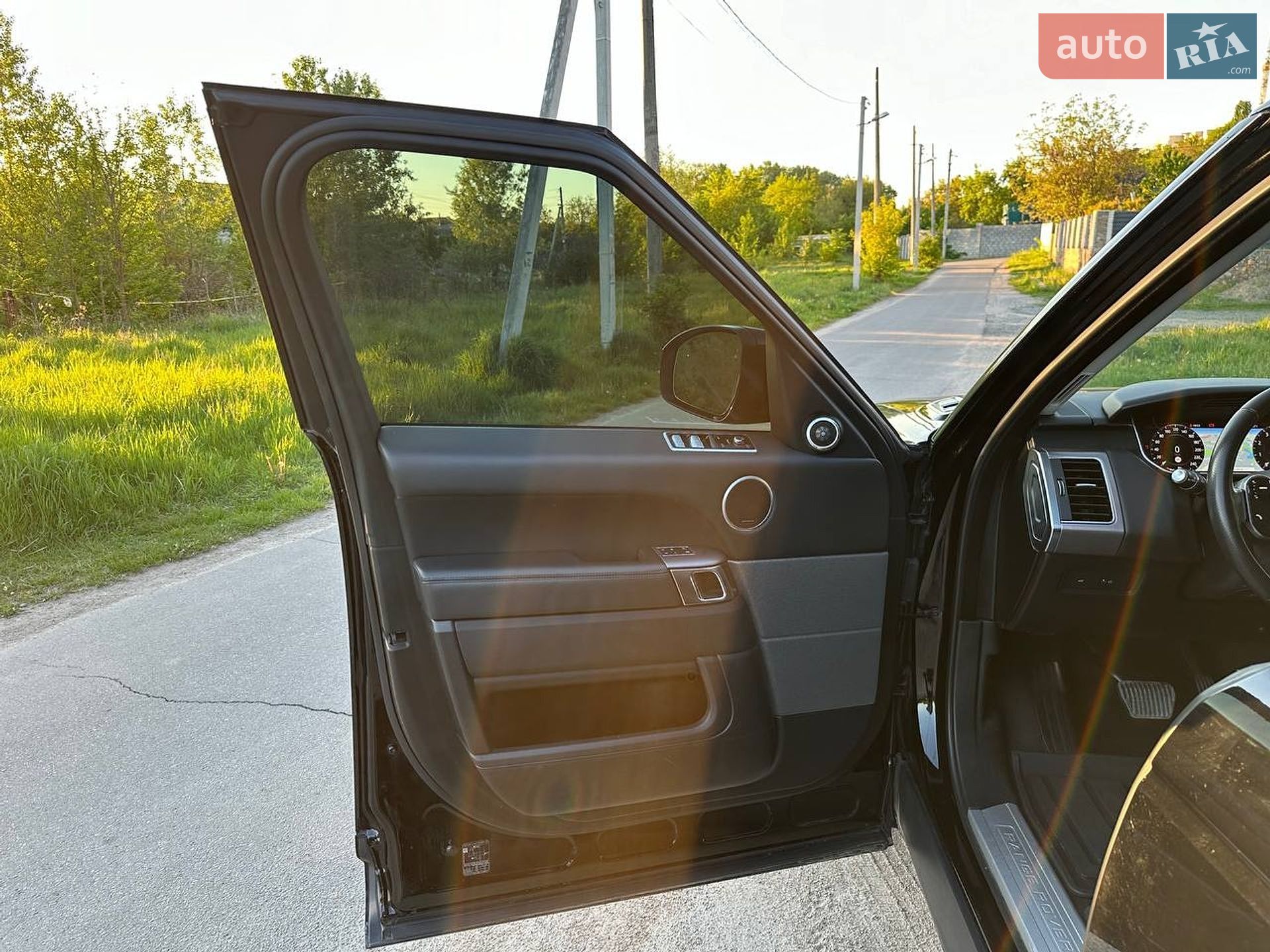 Land Rover Range Rover Sport 2019 VIN SALWR2SU1LA883030 фото оголошення 11 з 17