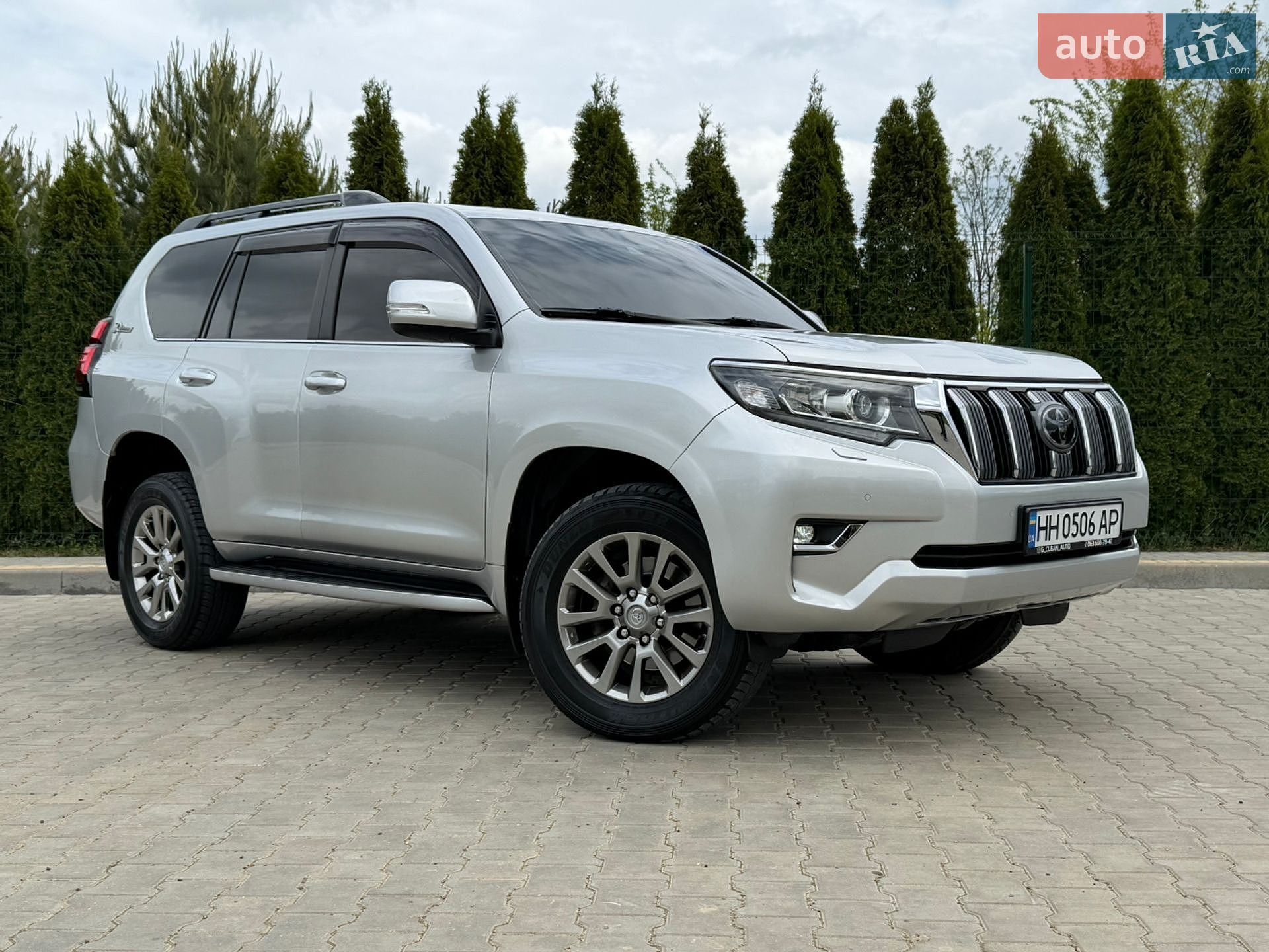 Toyota Land Cruiser Prado 2018 VIN JTEBR3FJ30K096304 фото оголошення 2 з 37