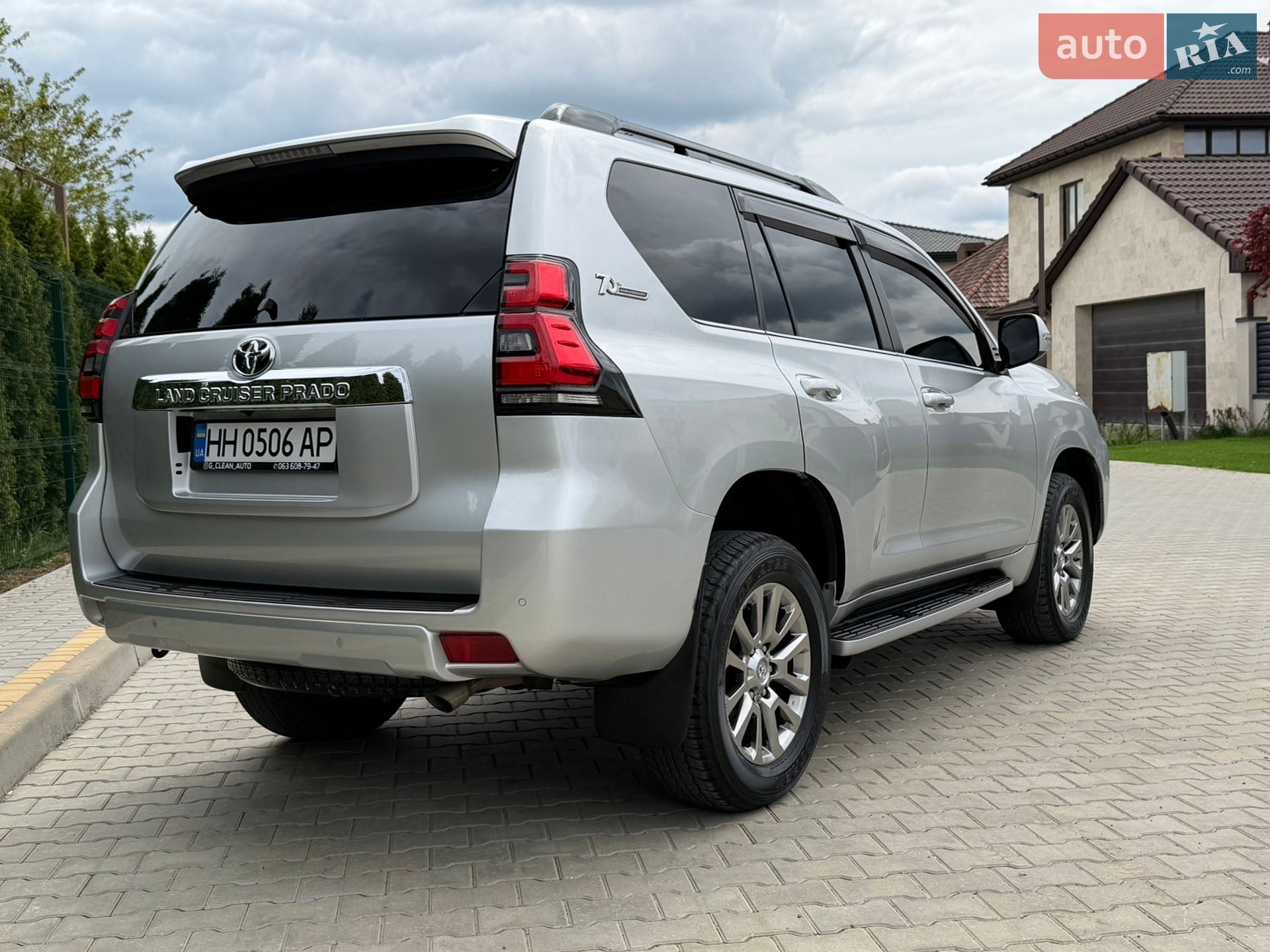 Toyota Land Cruiser Prado 2018 VIN JTEBR3FJ30K096304 фото оголошення 9 з 37