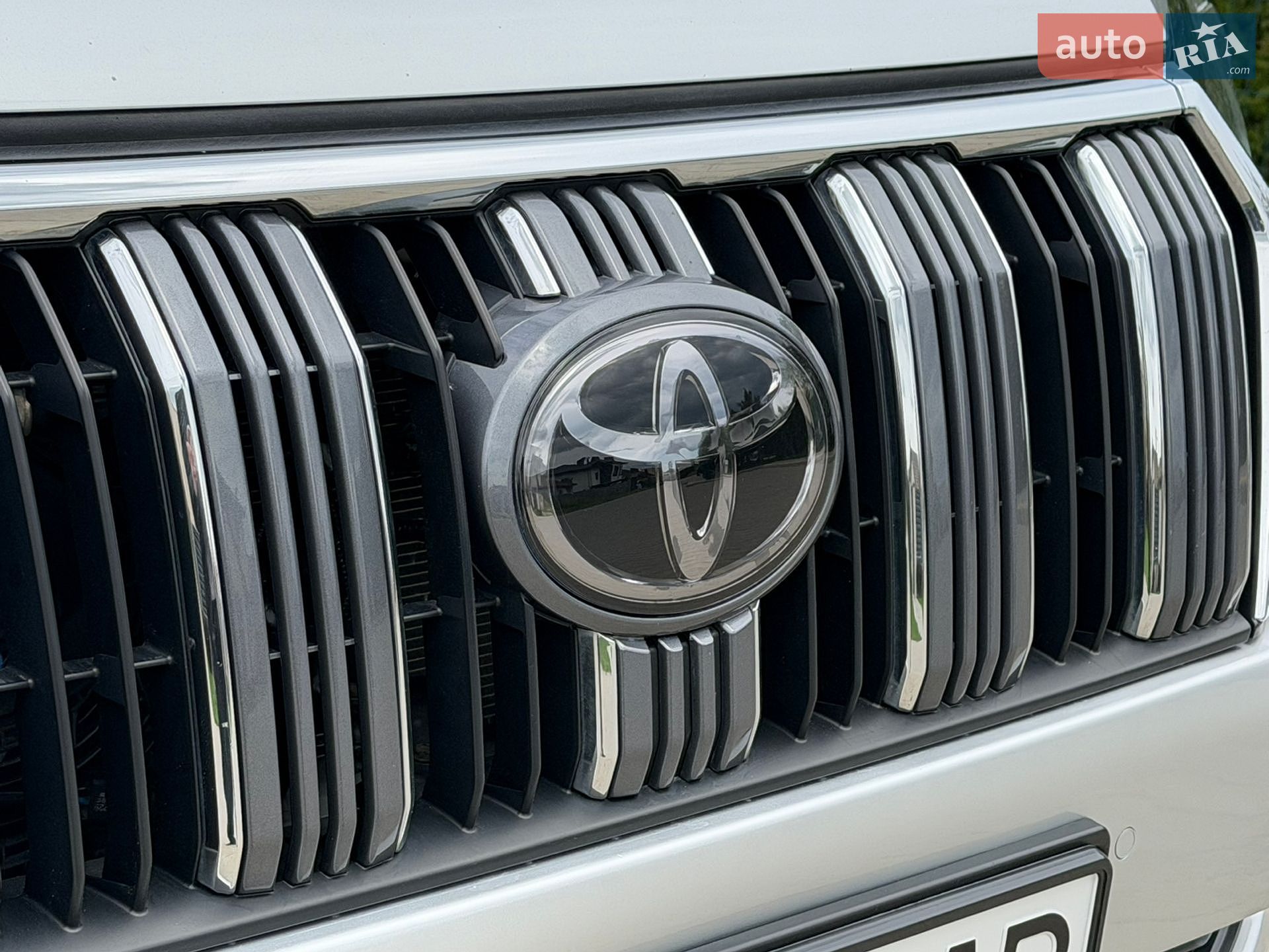 Toyota Land Cruiser Prado 2018 VIN JTEBR3FJ30K096304 фото оголошення 11 з 37
