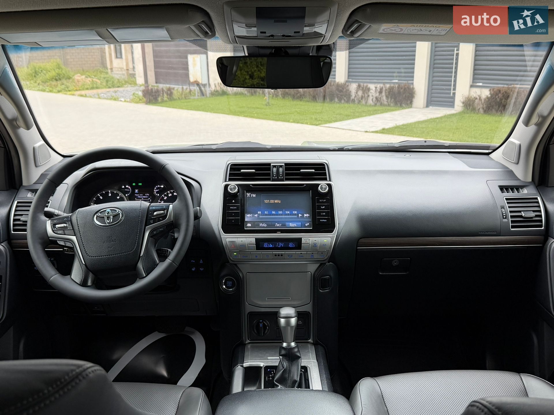 Toyota Land Cruiser Prado 2018 VIN JTEBR3FJ30K096304 фото оголошення 16 з 37