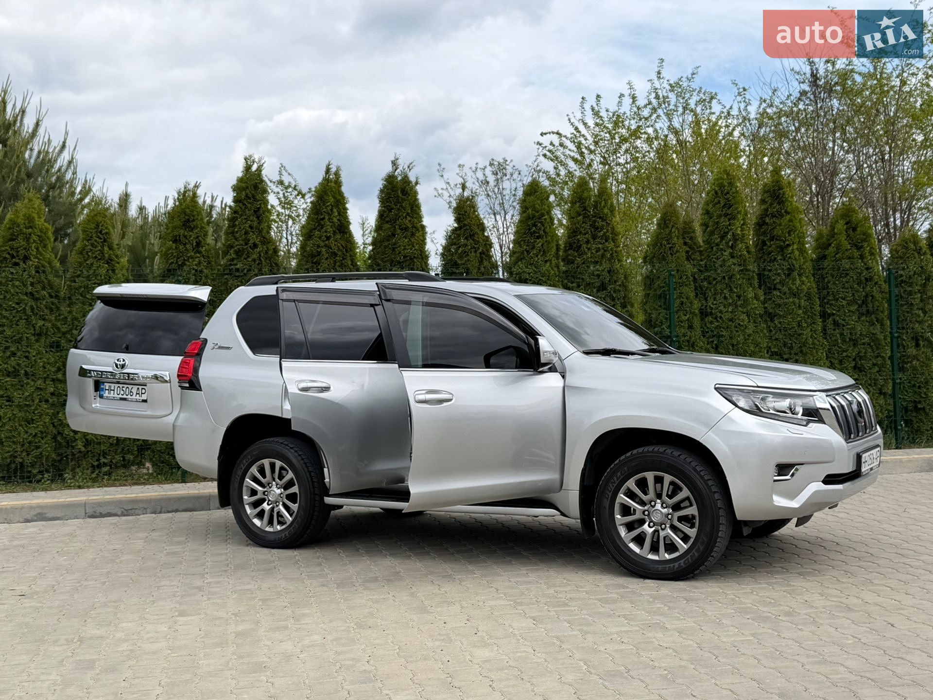 Toyota Land Cruiser Prado 2018 VIN JTEBR3FJ30K096304 фото оголошення 32 з 37