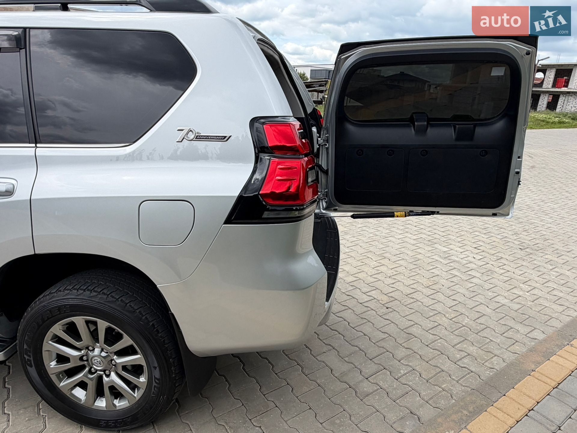 Toyota Land Cruiser Prado 2018 VIN JTEBR3FJ30K096304 фото оголошення 35 з 37
