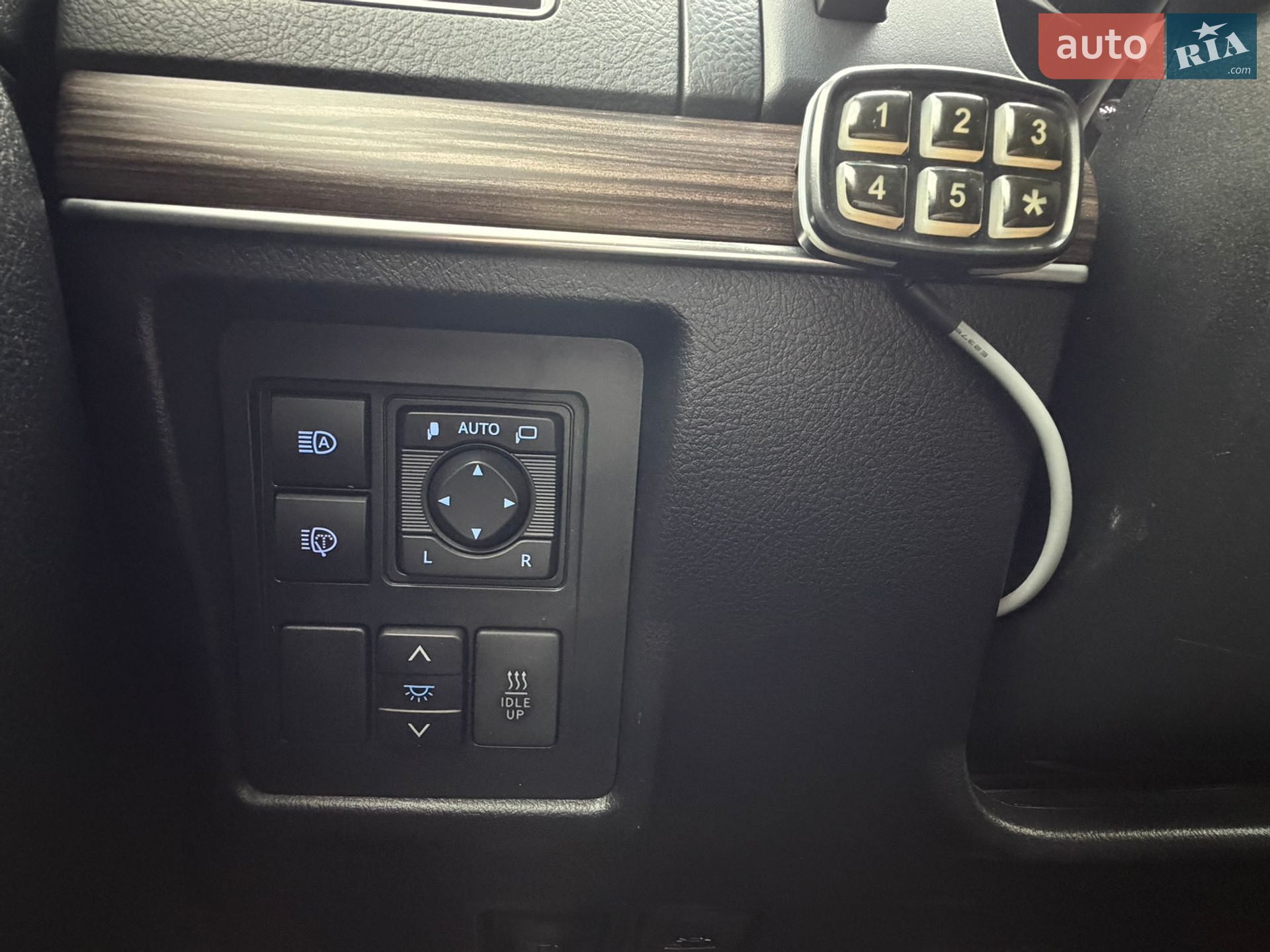 Toyota Land Cruiser Prado 2018 VIN JTEBR3FJ30K096304 фото оголошення 36 з 37