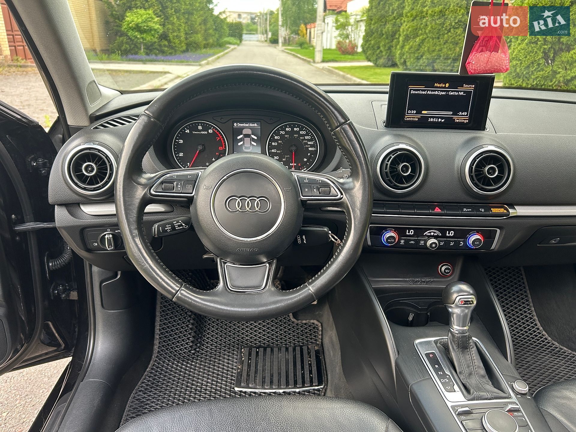 Audi A3 2014 VIN WAUACGFF1F1050695 фото оголошення 12 з 23