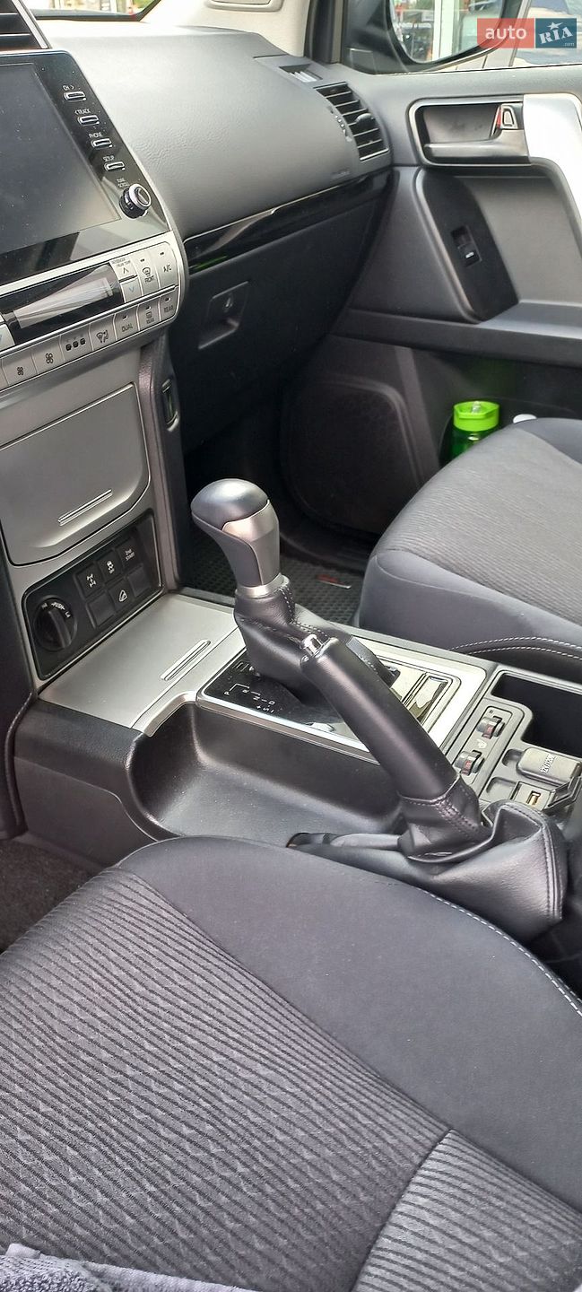 Toyota Land Cruiser Prado 2022 VIN JTEBR3FJ90K247033 фото оголошення 9 з 12