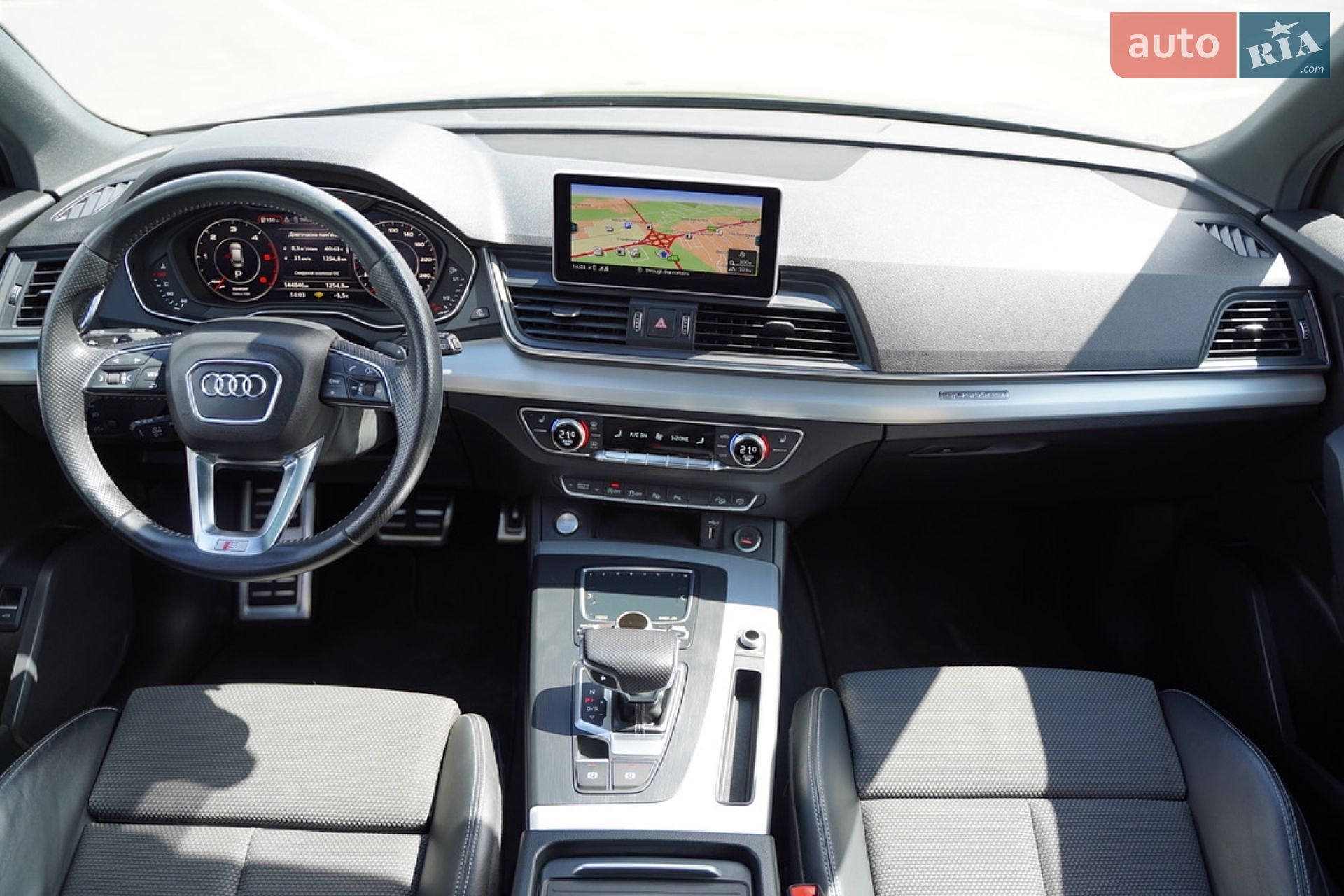 Audi Q5 2018 VIN WAUZZZFY4J2228830 фото оголошення 9 з 171