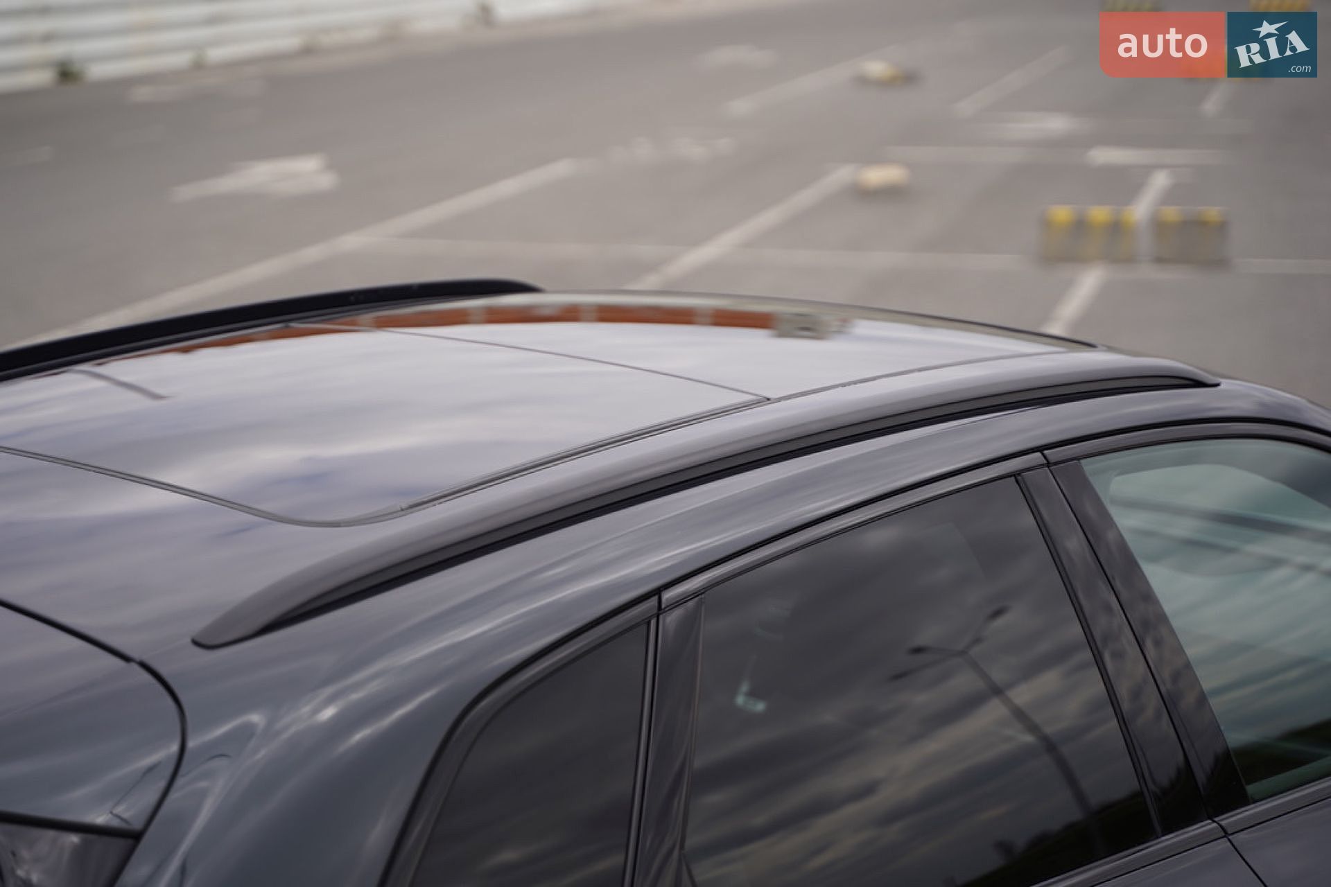 Audi Q5 2018 VIN WAUZZZFY4J2228830 фото оголошення 31 з 171