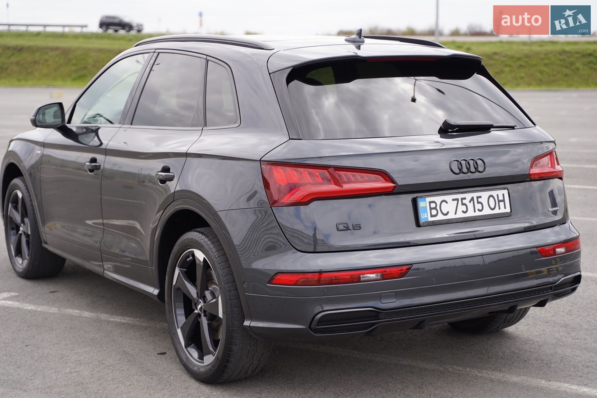 Audi Q5 2018 VIN WAUZZZFY4J2228830 фото оголошення 40 з 171