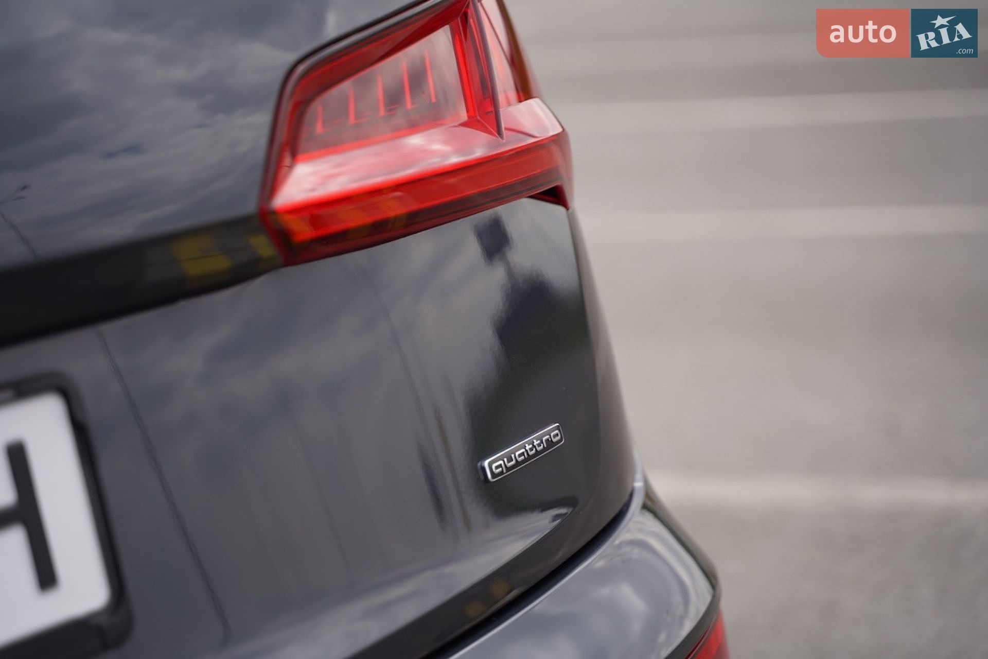 Audi Q5 2018 VIN WAUZZZFY4J2228830 фото оголошення 59 з 171