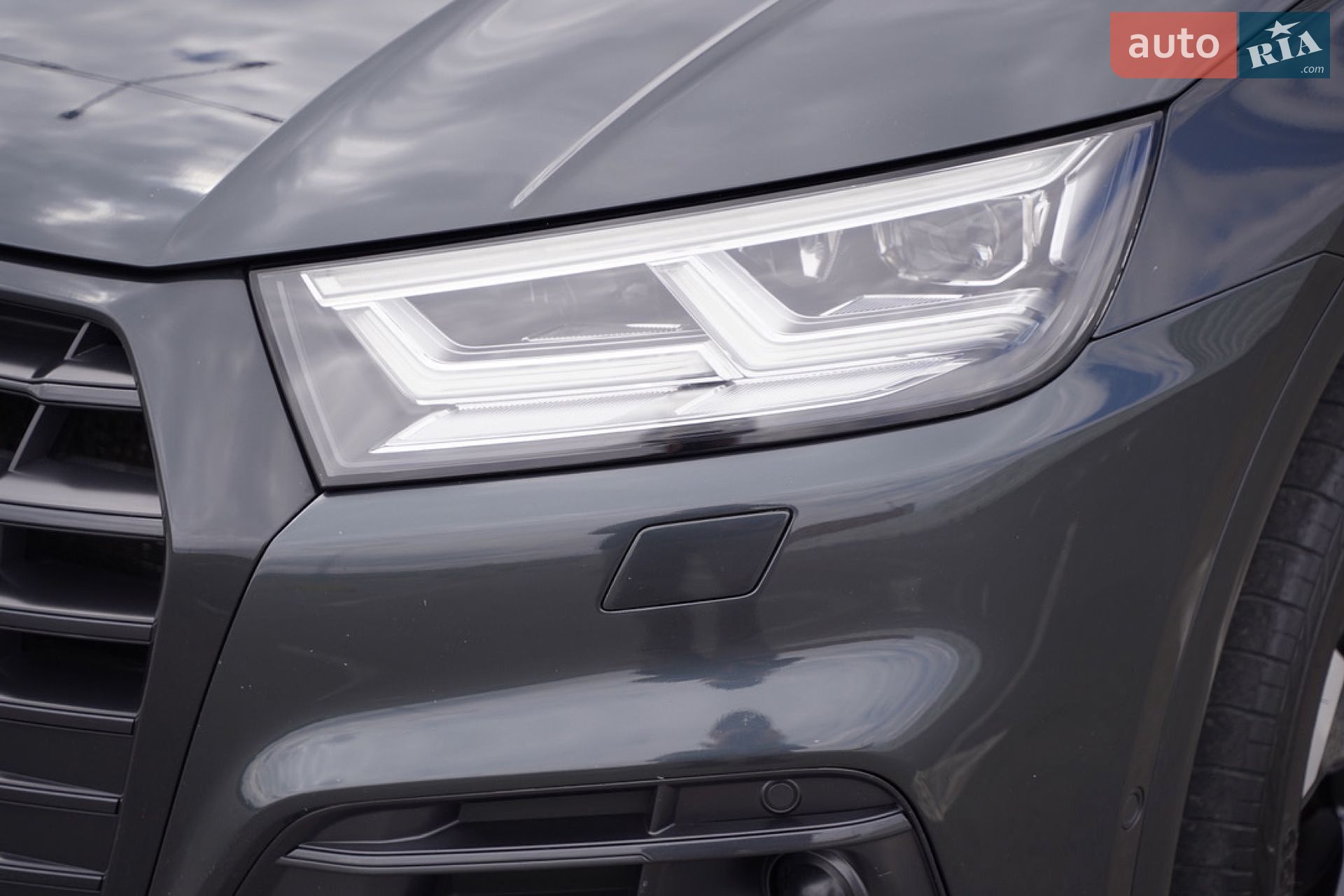 Audi Q5 2018 VIN WAUZZZFY4J2228830 фото оголошення 62 з 171