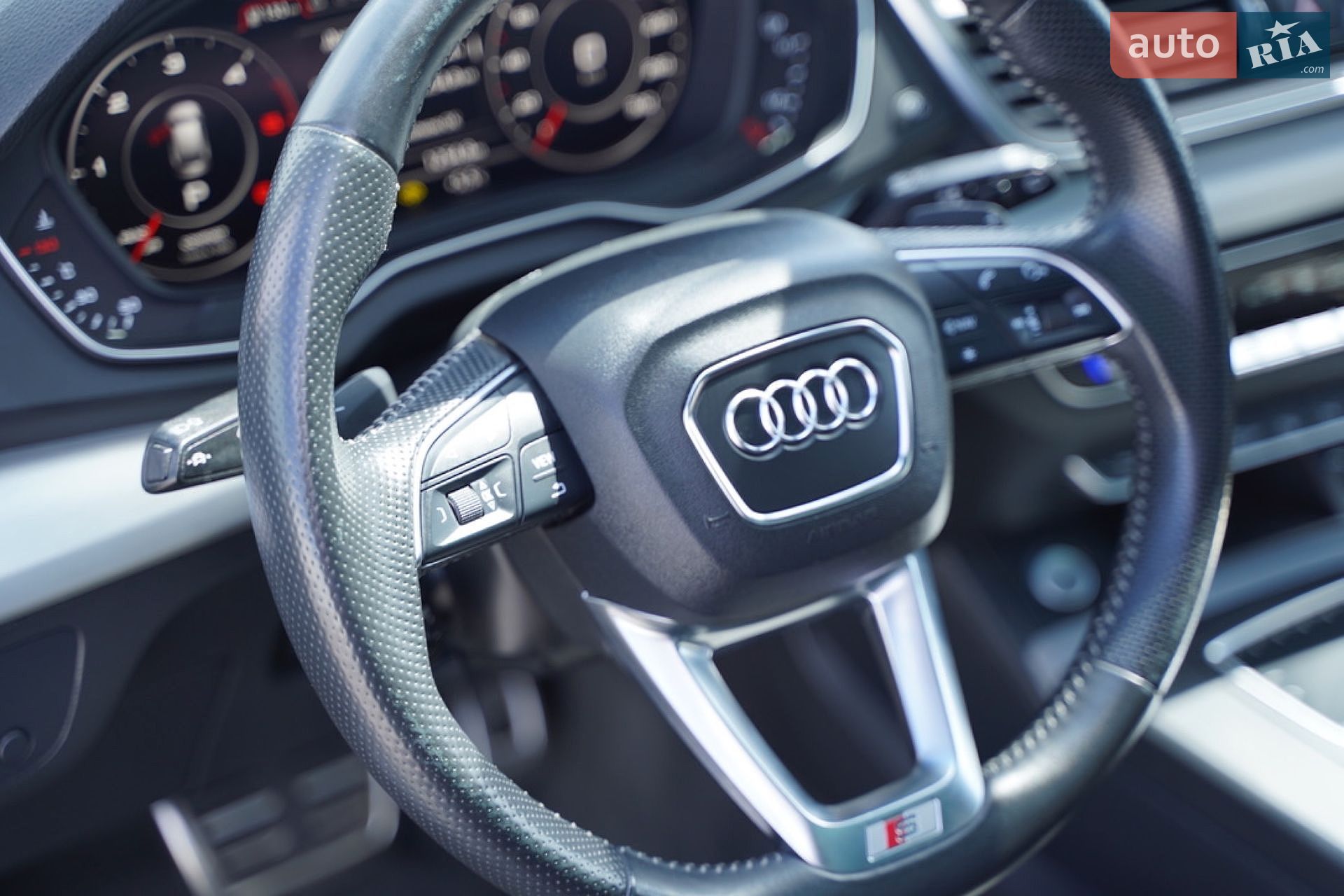 Audi Q5 2018 VIN WAUZZZFY4J2228830 фото оголошення 64 з 171