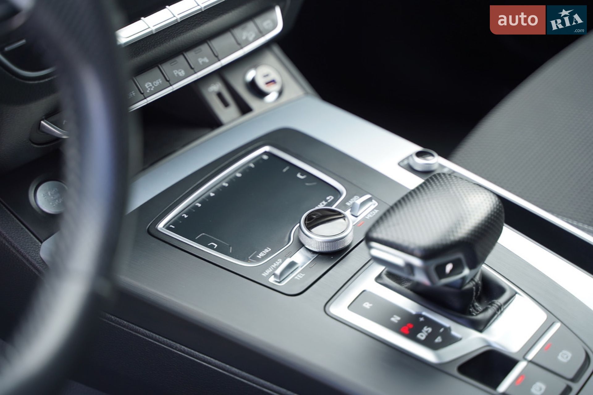 Audi Q5 2018 VIN WAUZZZFY4J2228830 фото оголошення 89 з 171
