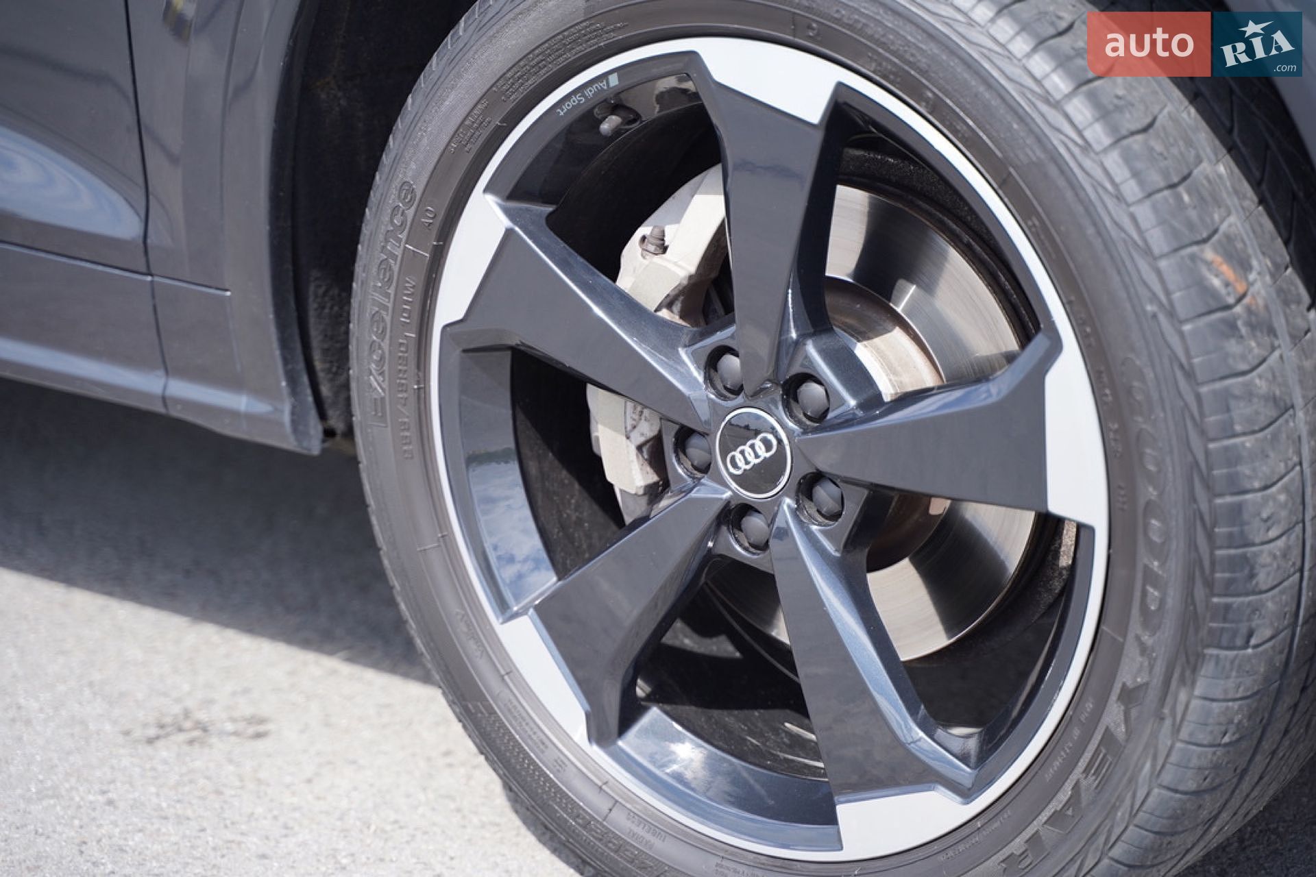 Audi Q5 2018 VIN WAUZZZFY4J2228830 фото оголошення 137 з 171