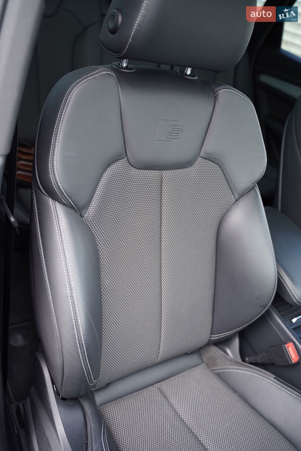 Audi Q5 2018 VIN WAUZZZFY4J2228830 фото оголошення 138 з 171