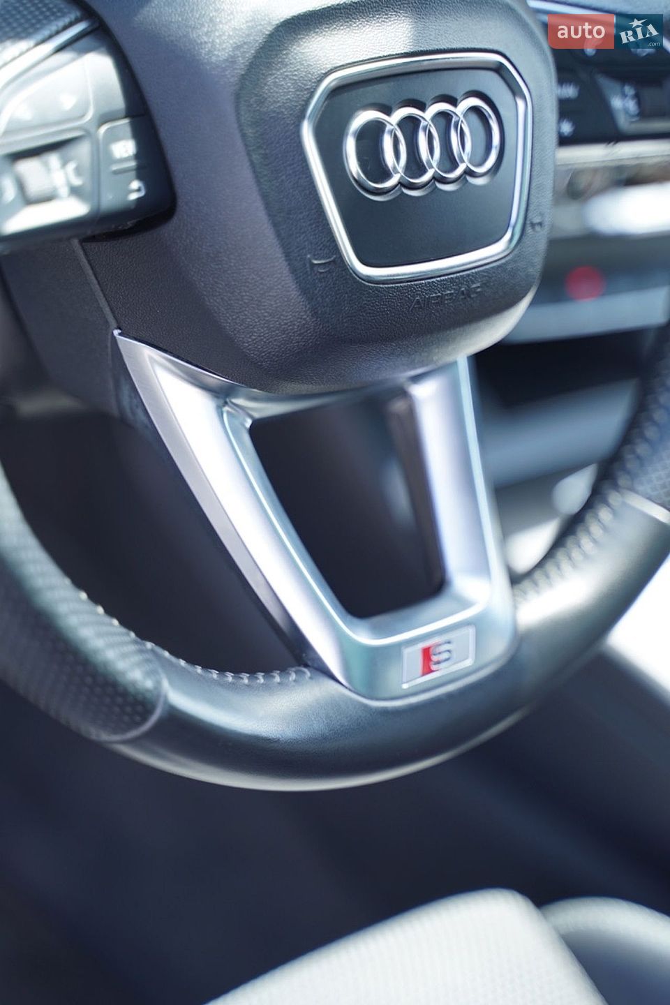 Audi Q5 2018 VIN WAUZZZFY4J2228830 фото оголошення 144 з 171