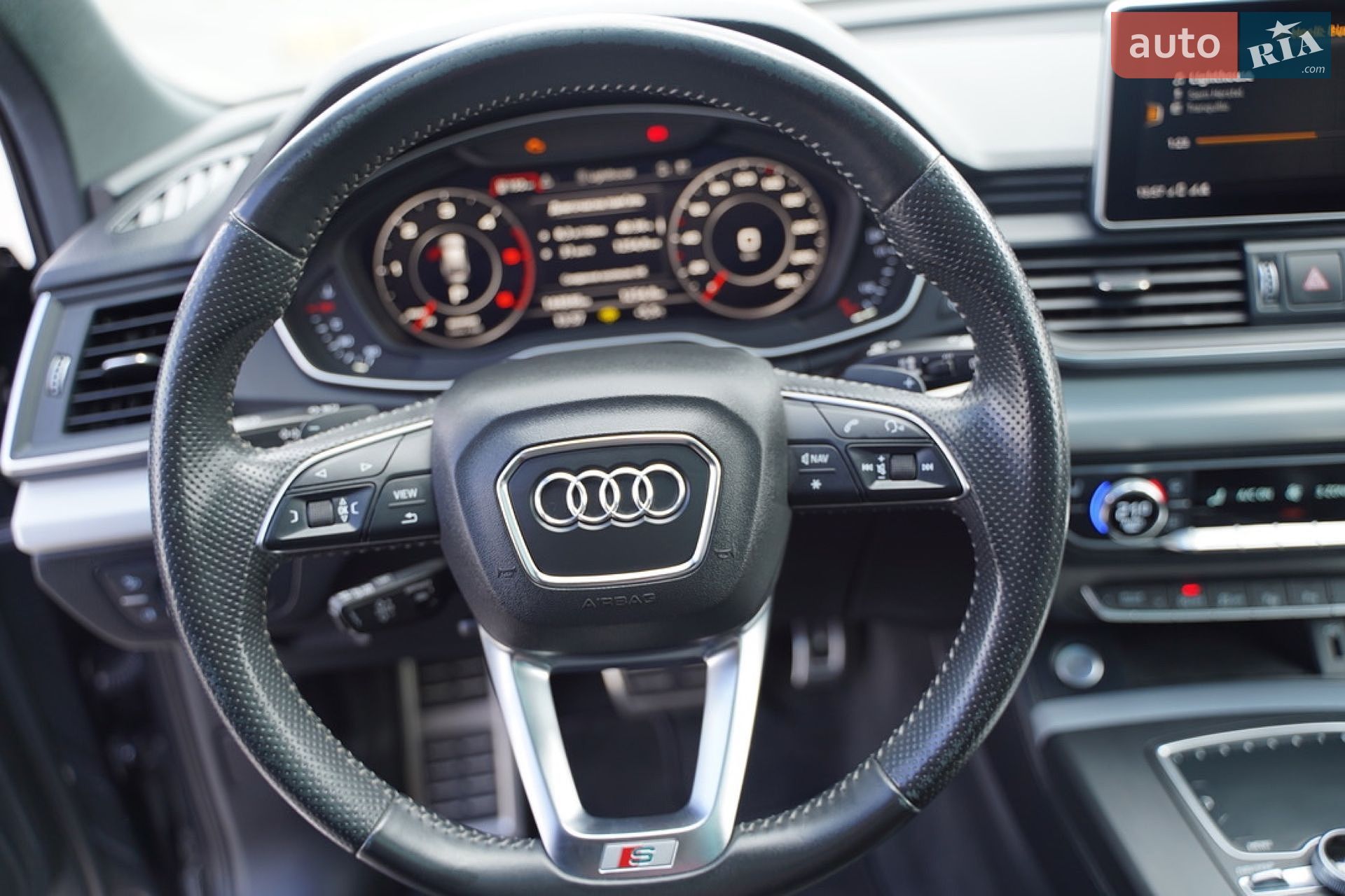 Audi Q5 2018 VIN WAUZZZFY4J2228830 фото оголошення 167 з 171
