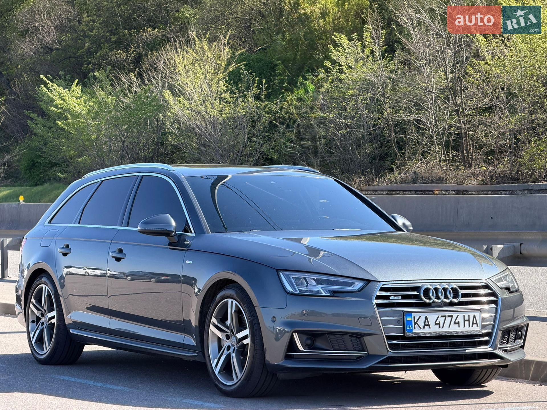 Audi A4 2016 VIN WAUZZZF4XHA041783 фото оголошення 4 з 25