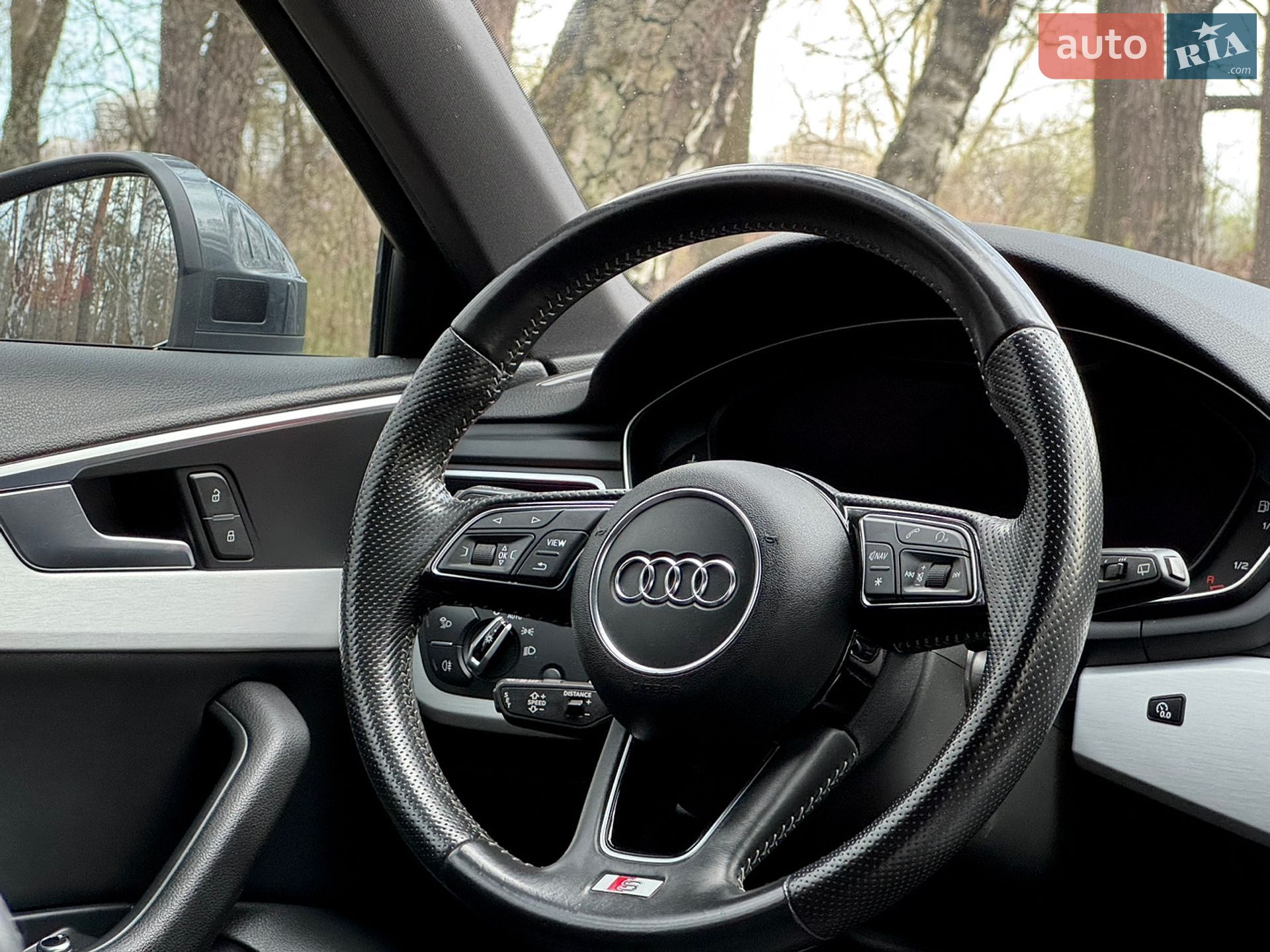 Audi A4 2016 VIN WAUZZZF4XHA041783 фото оголошення 13 з 25