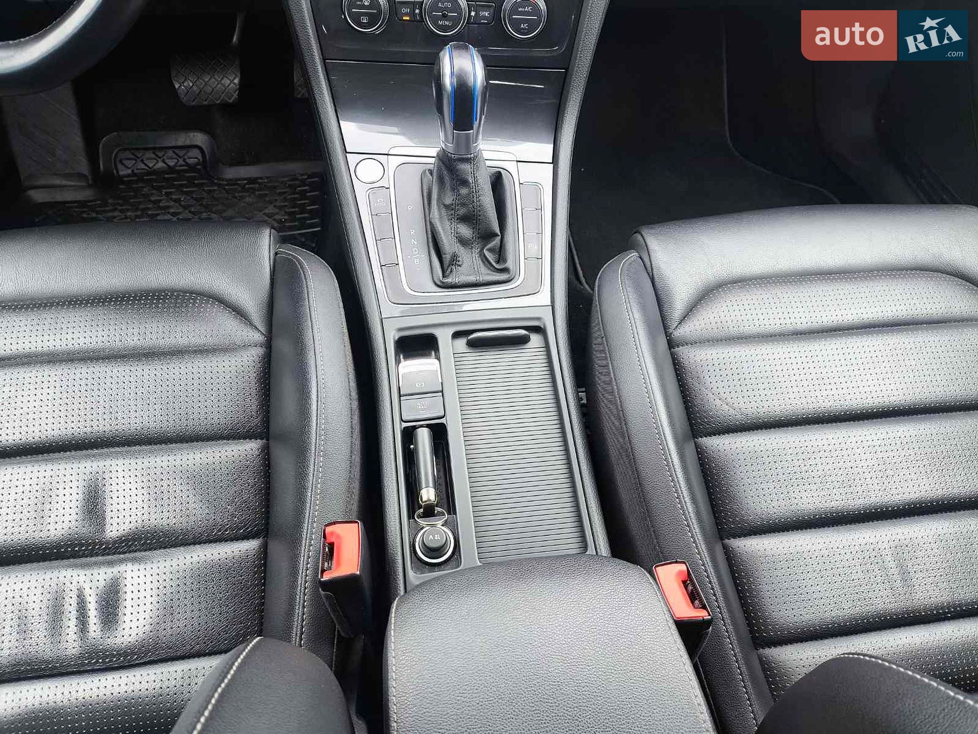 Volkswagen e-Golf 2018 VIN WVWZZZAUZK8901111 фото оголошення 14 з 33