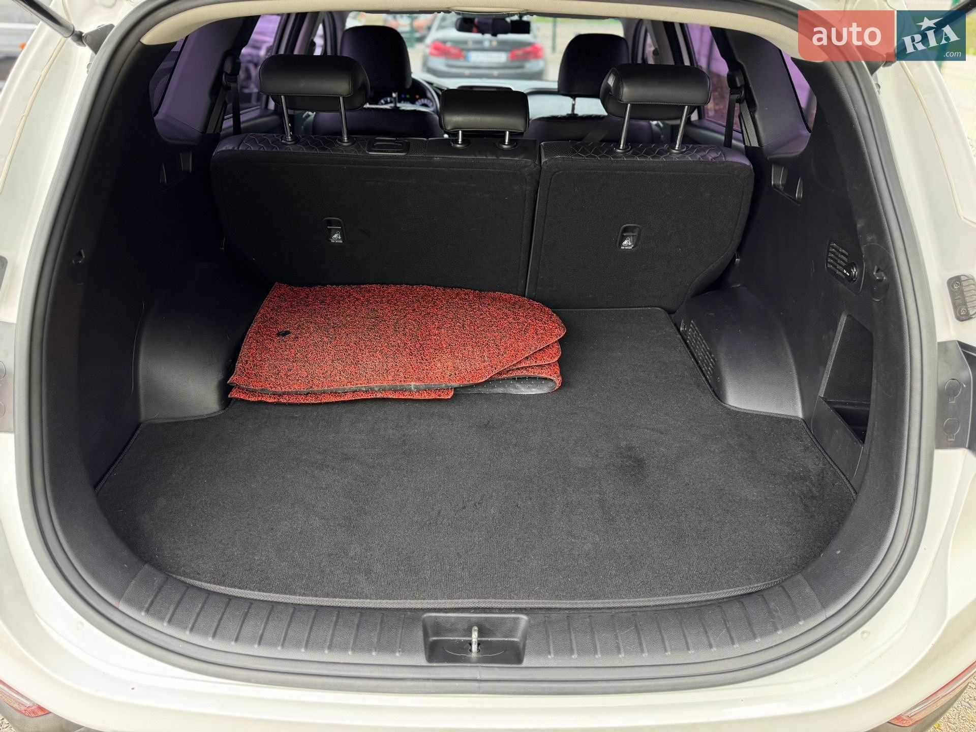 Hyundai Santa FE 2018 VIN KMHS281BBKU056482 фото оголошення 10 з 51