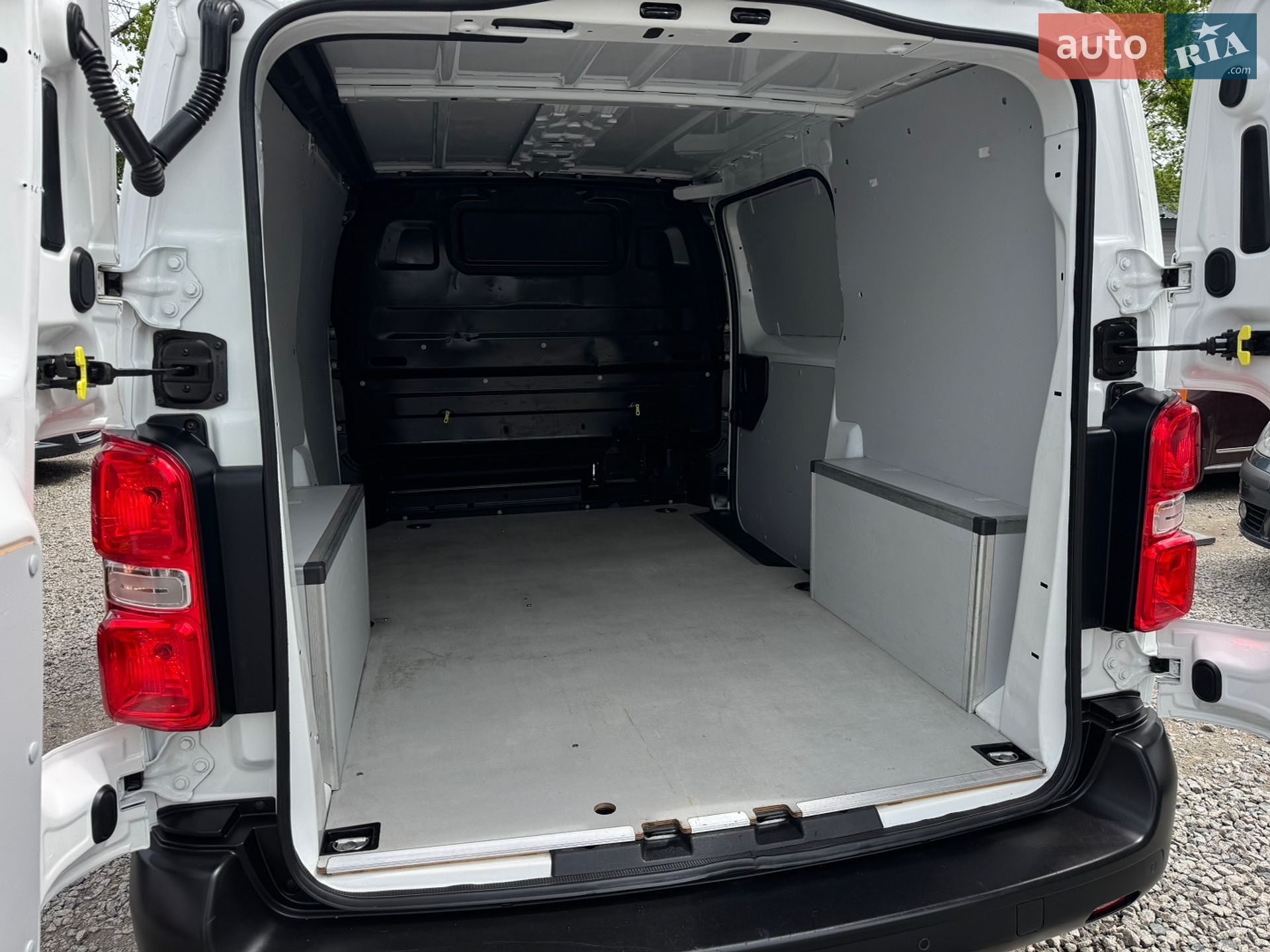 Opel Vivaro 2022 VIN VXEVFEHS7M7866568 фото оголошення 34 з 49