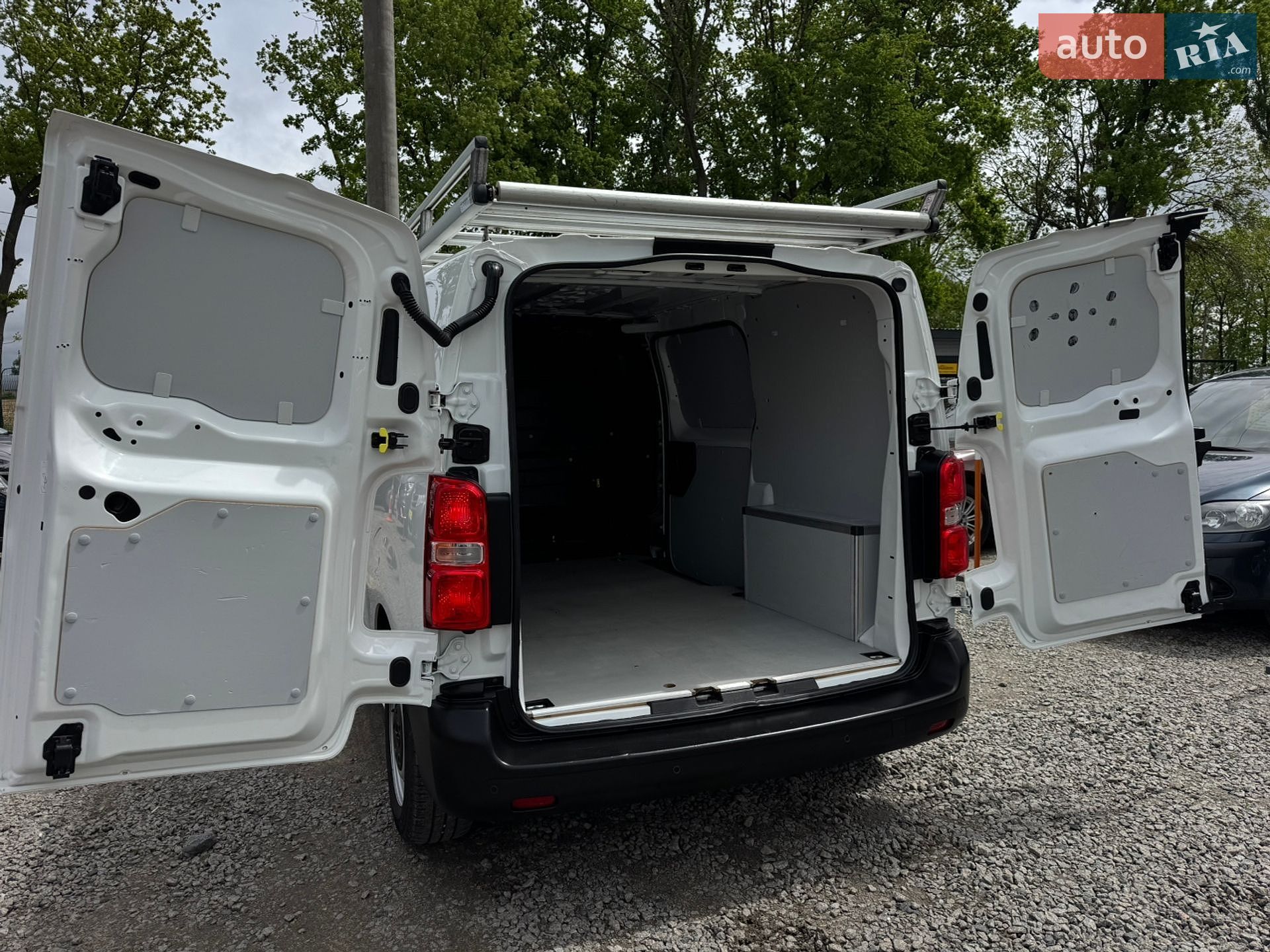 Opel Vivaro 2022 VIN VXEVFEHS7M7866568 фото оголошення 33 з 49