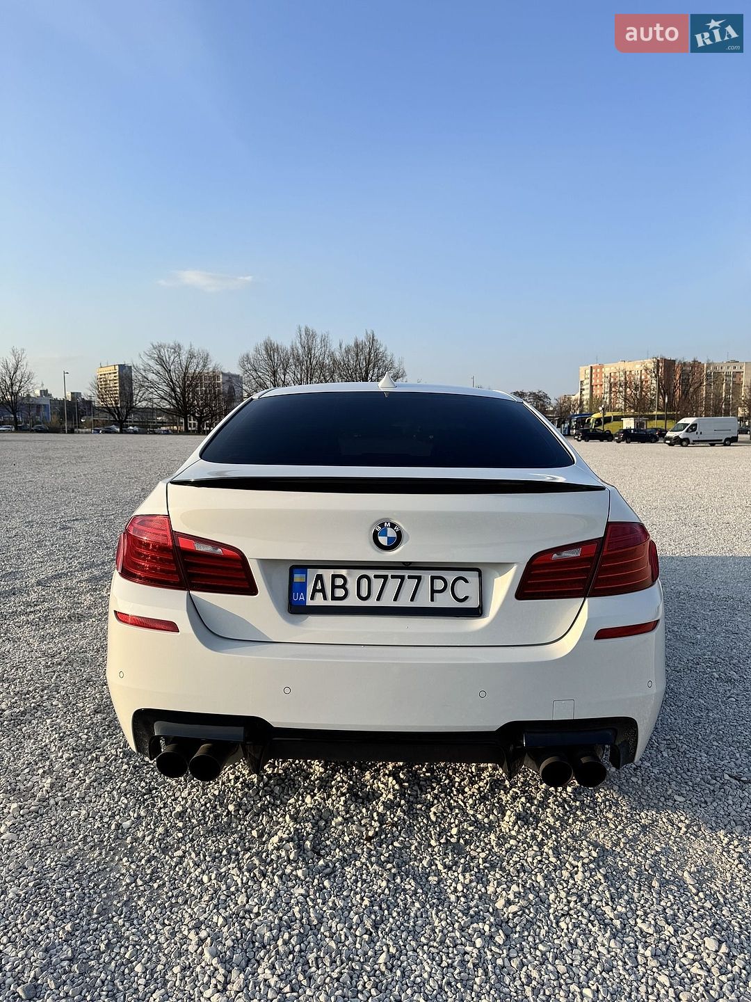 BMW 5 Series 2014 VIN WBA5B1C53FD922497 фото оголошення 11 з 30