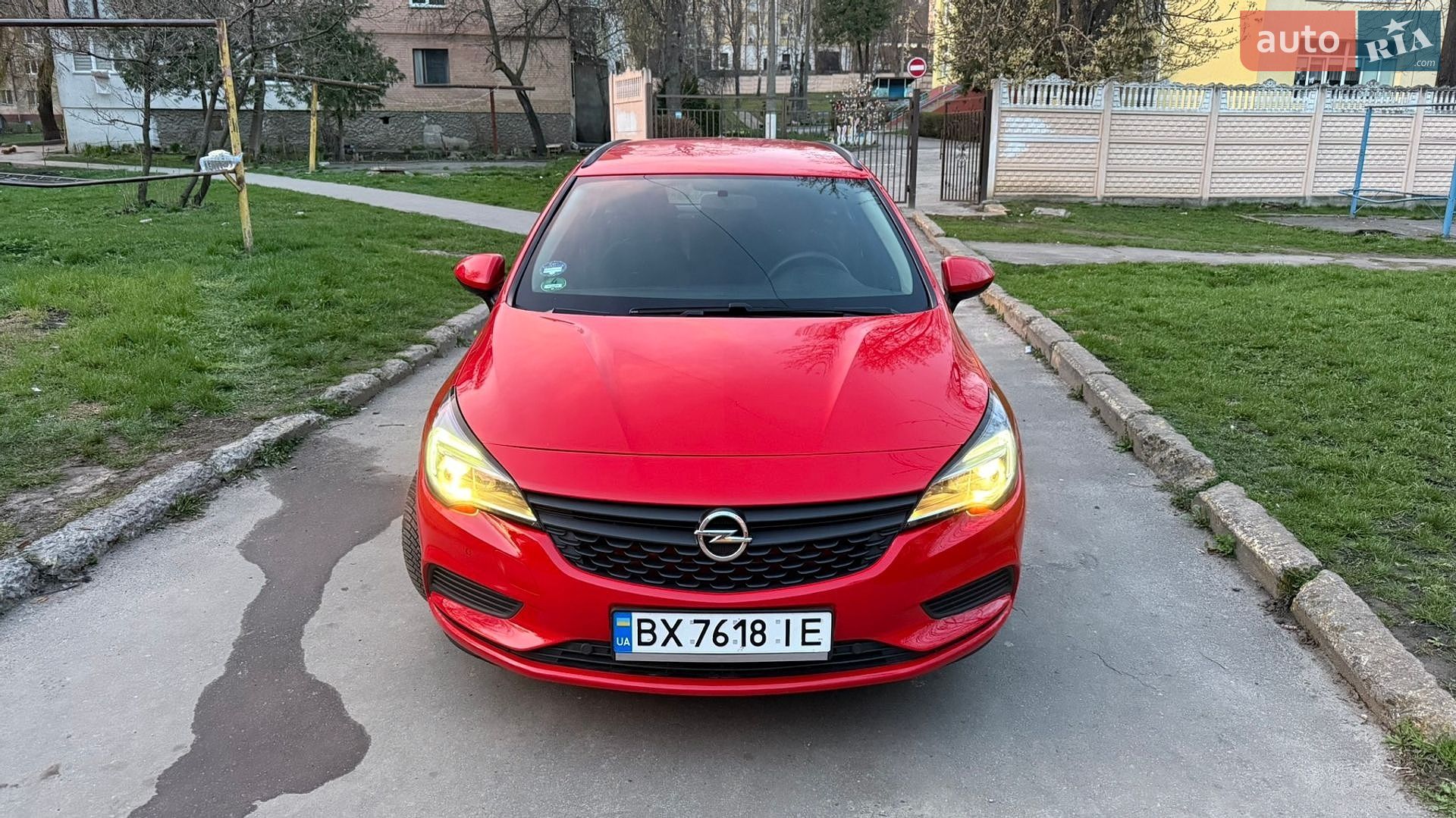 Opel Astra 2018 VIN W0VBC8EF2K8001642 фото оголошення 4 з 13