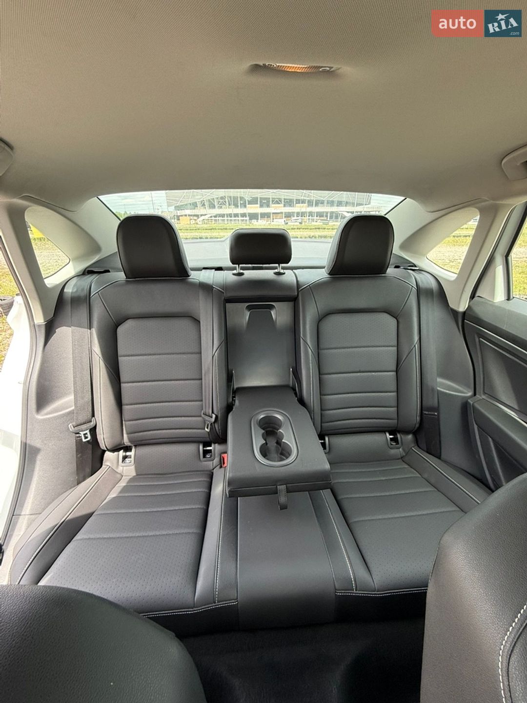 Volkswagen Jetta 2024 VIN 3VWEM7BU7RM068192 фото оголошення 3 з 12