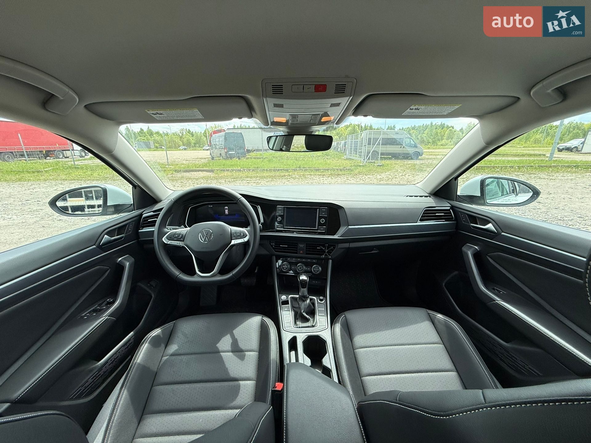 Volkswagen Jetta 2024 VIN 3VWEM7BU7RM068192 фото оголошення 4 з 12